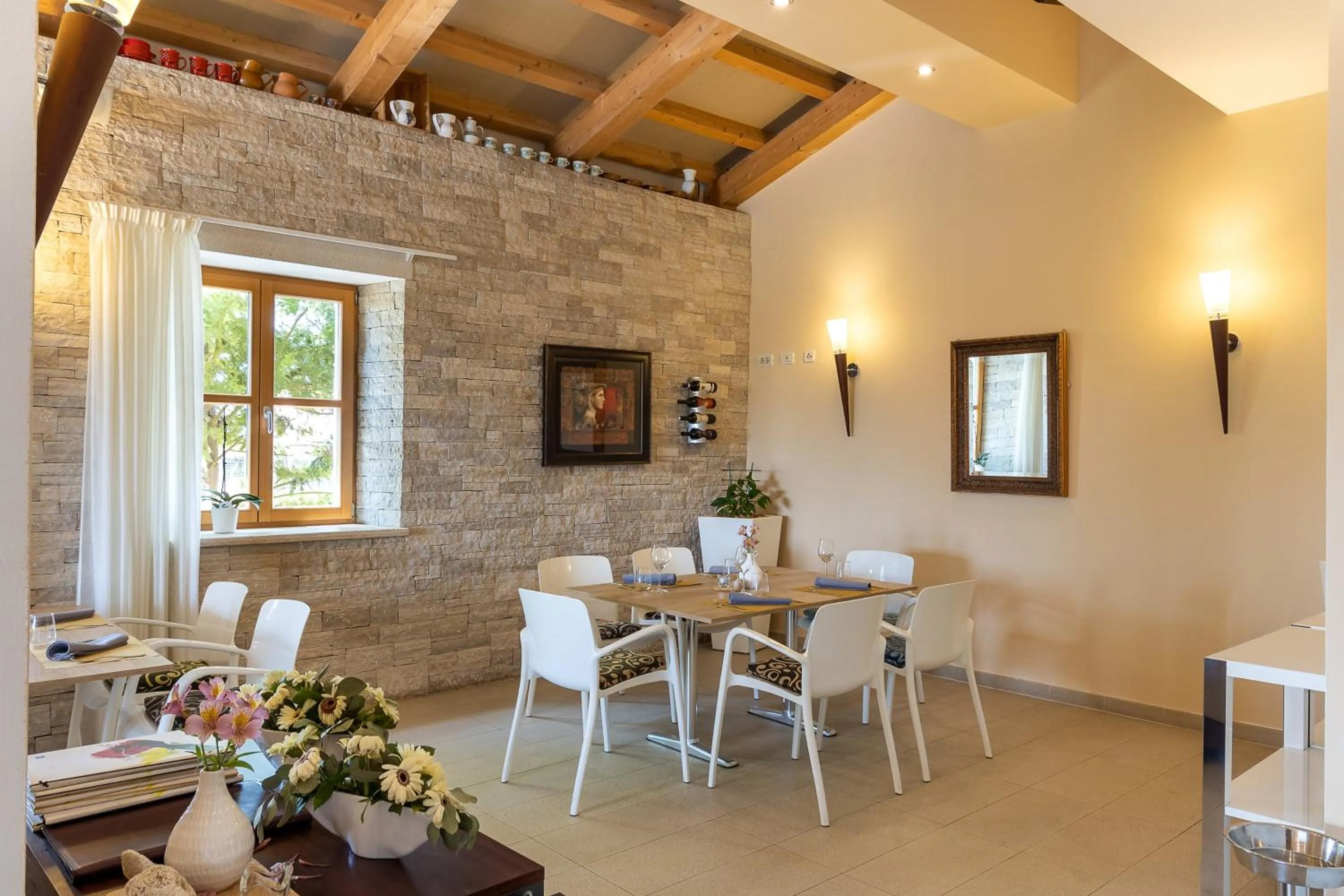 VELANERA Hotel & Restaurant