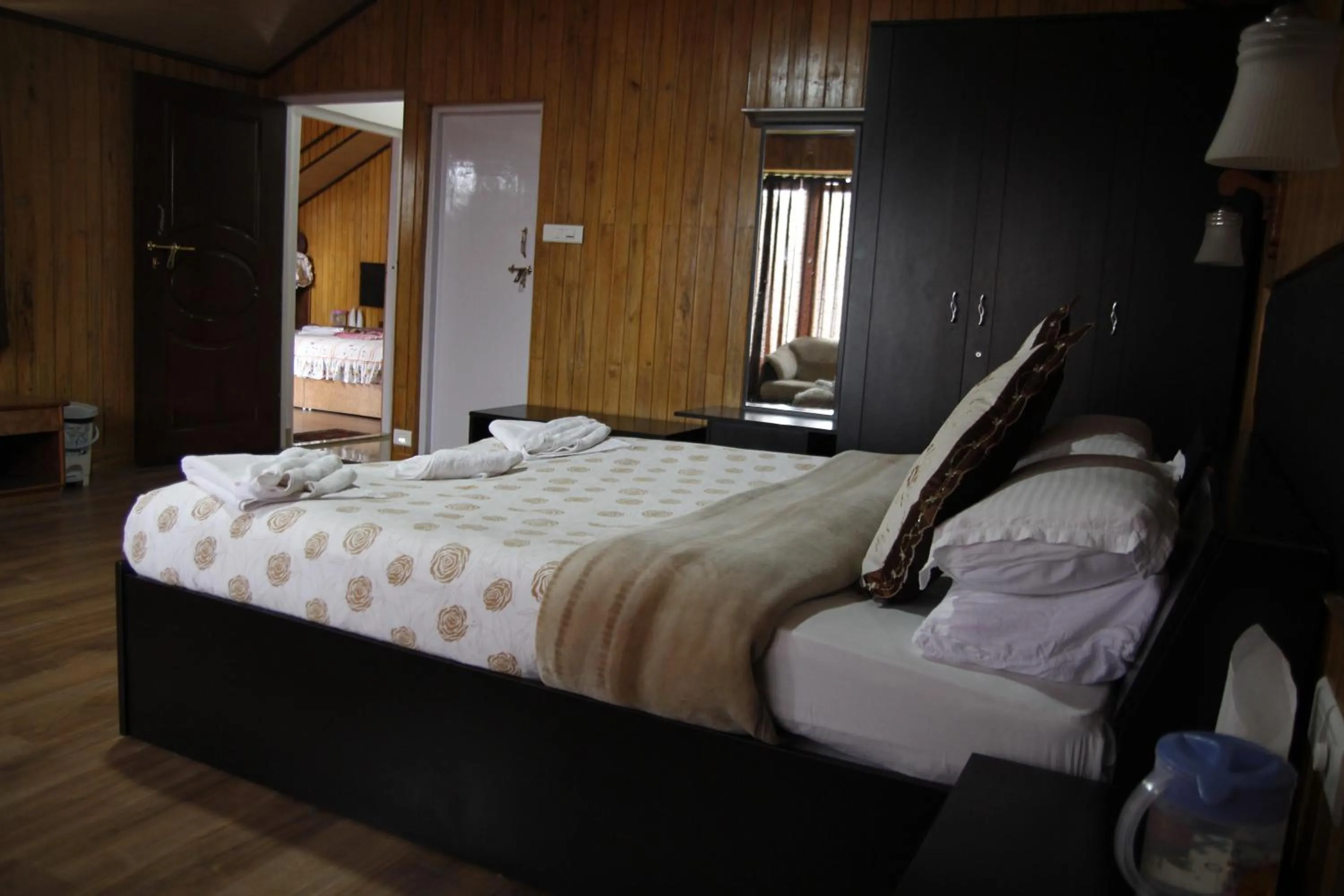 Bedroom, Bed in Mandarin Resort - Kaluk