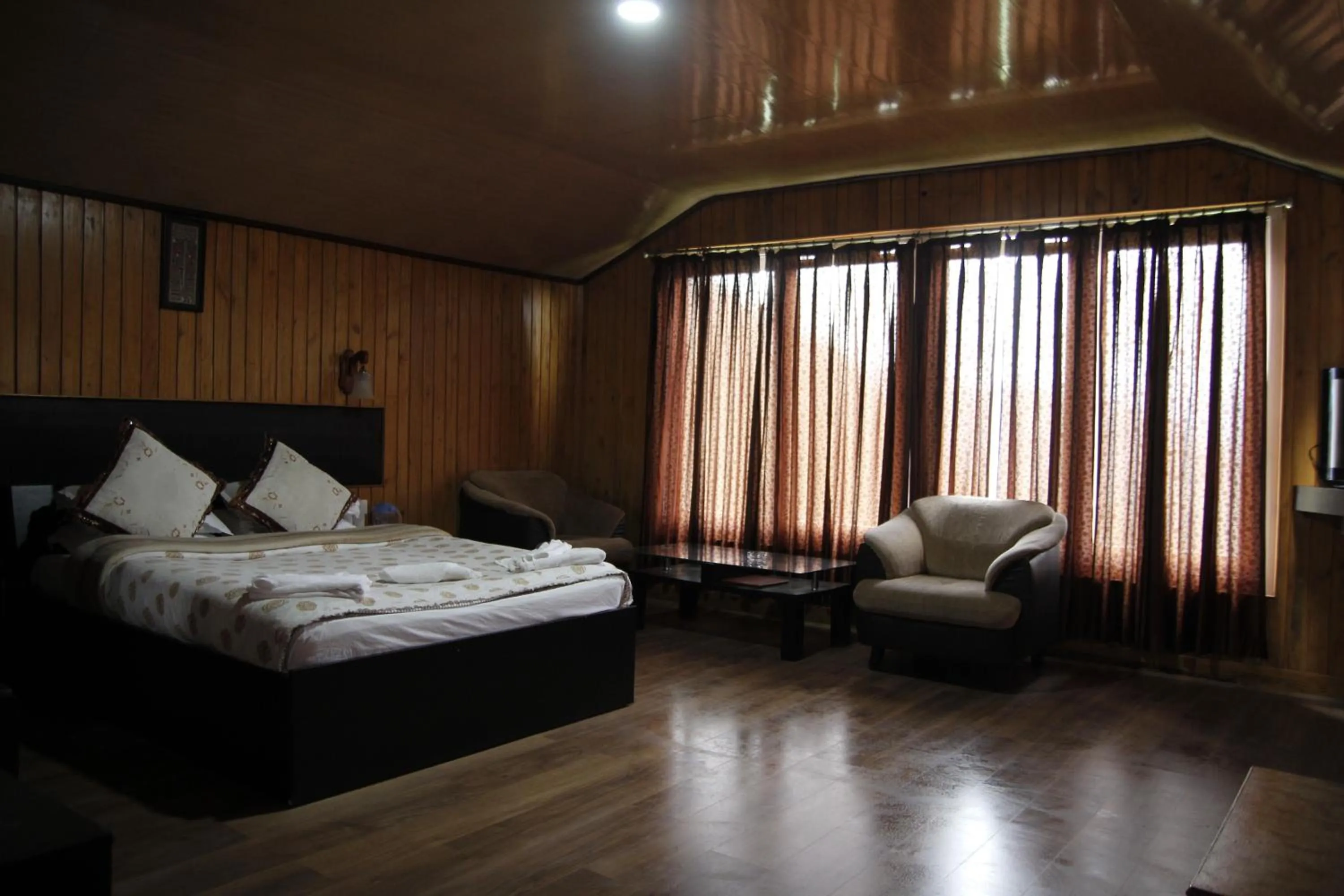 Bedroom, Bed in Mandarin Resort - Kaluk