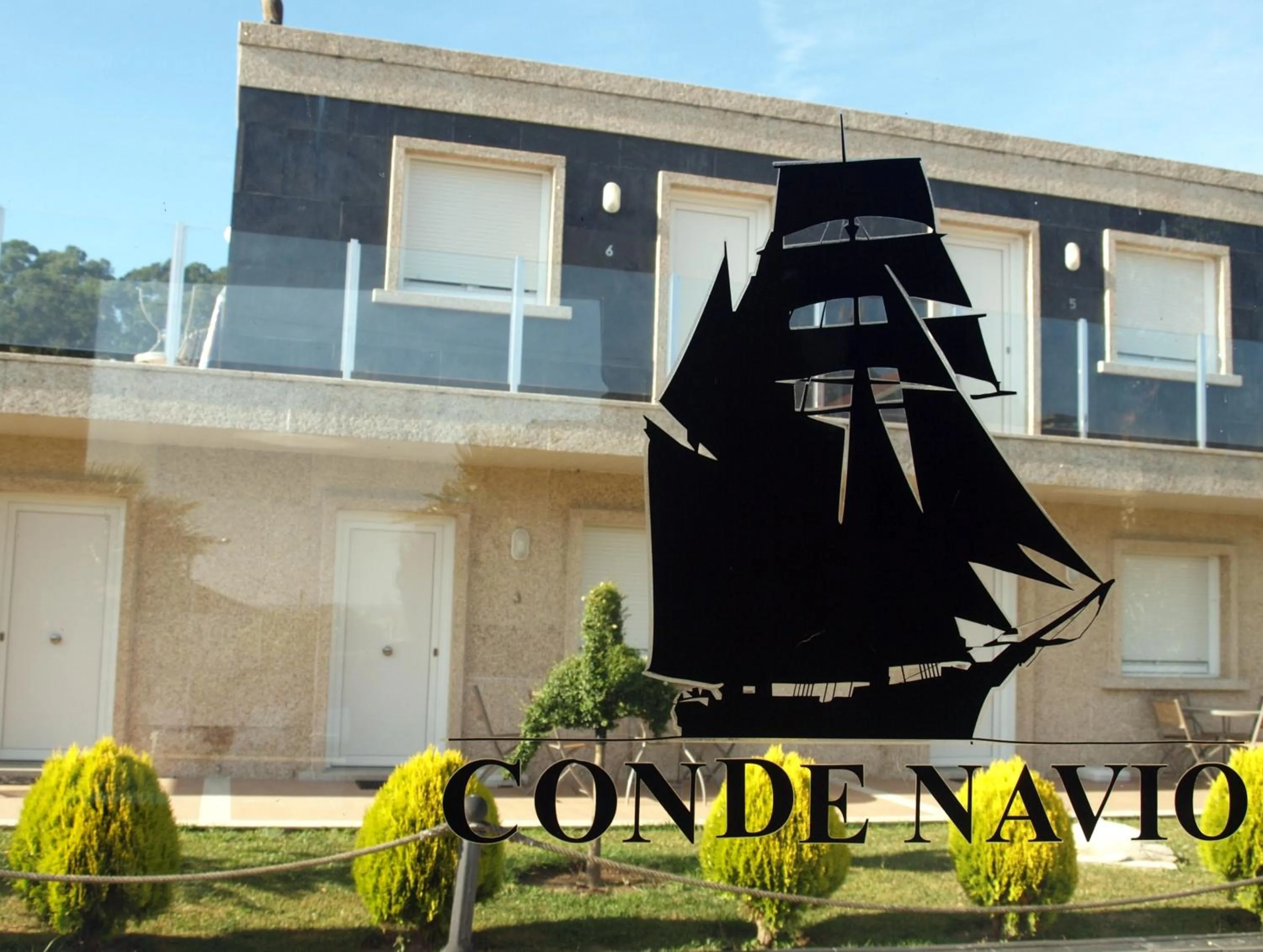Facade/entrance in Hotel Conde Navío