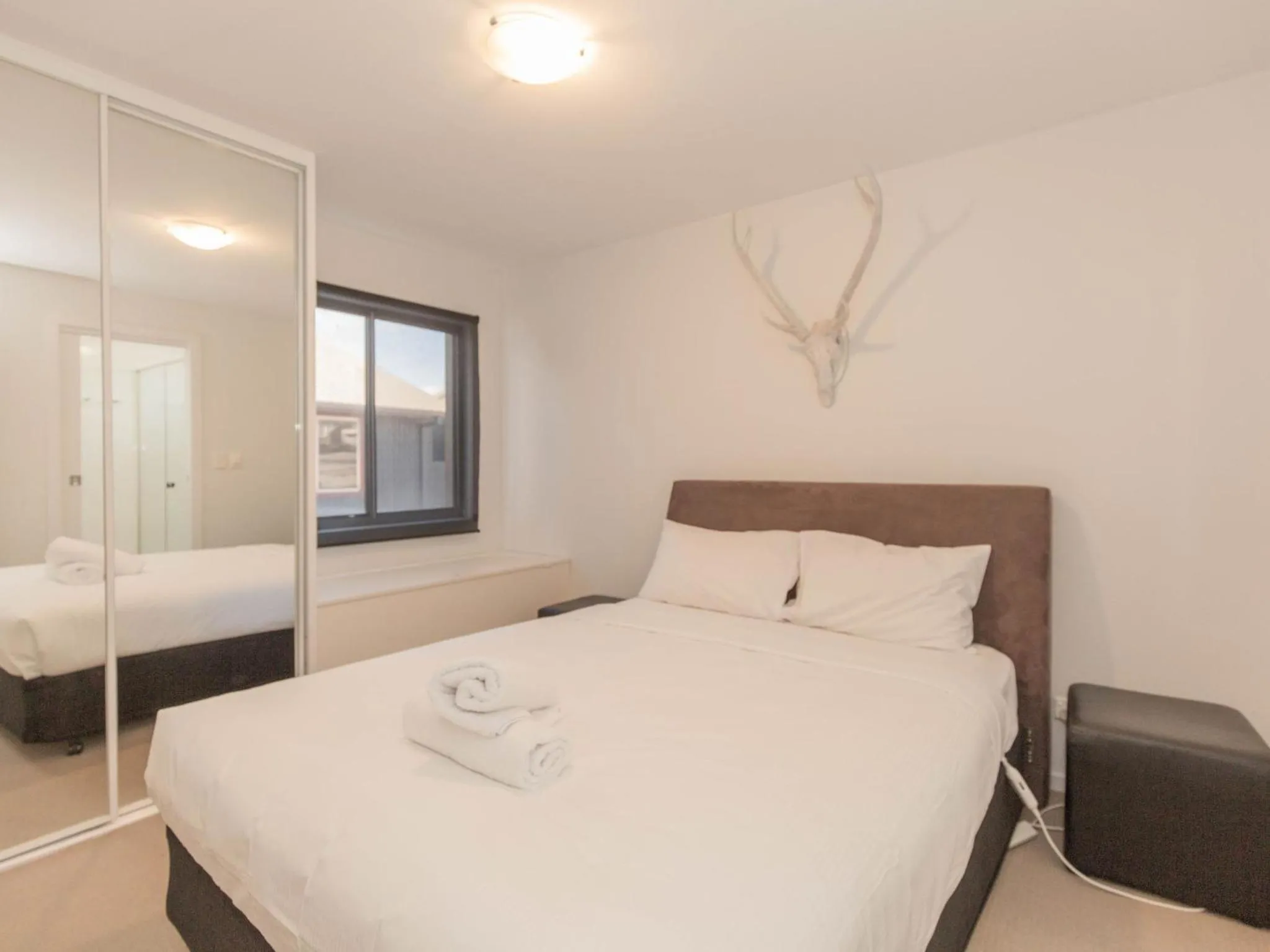 Bed in Edge 6 16 Clyde Street
