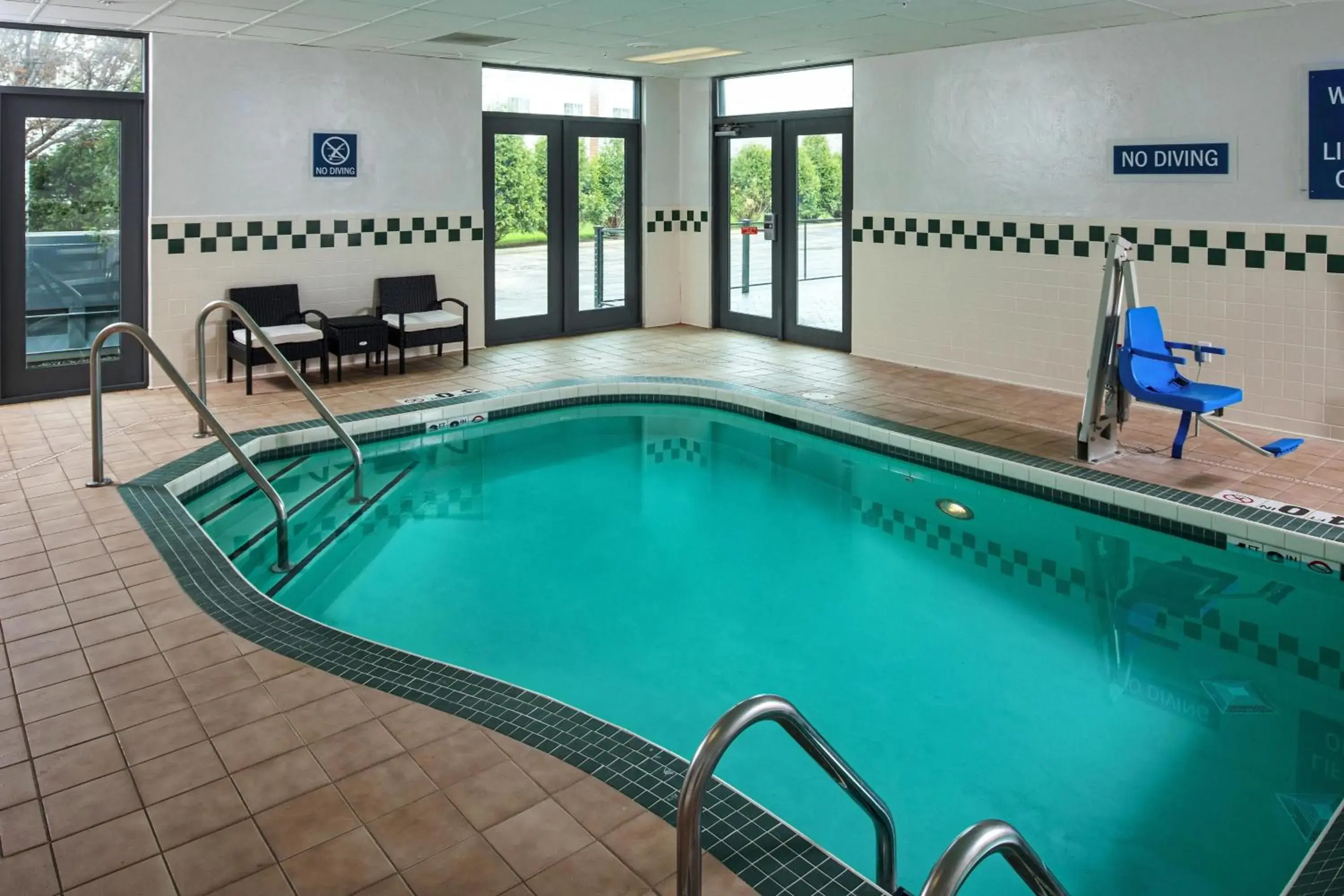 Swimming pool in Four Points by Sheraton Appleton Swimming pool in Four Points by Sheraton Appleton