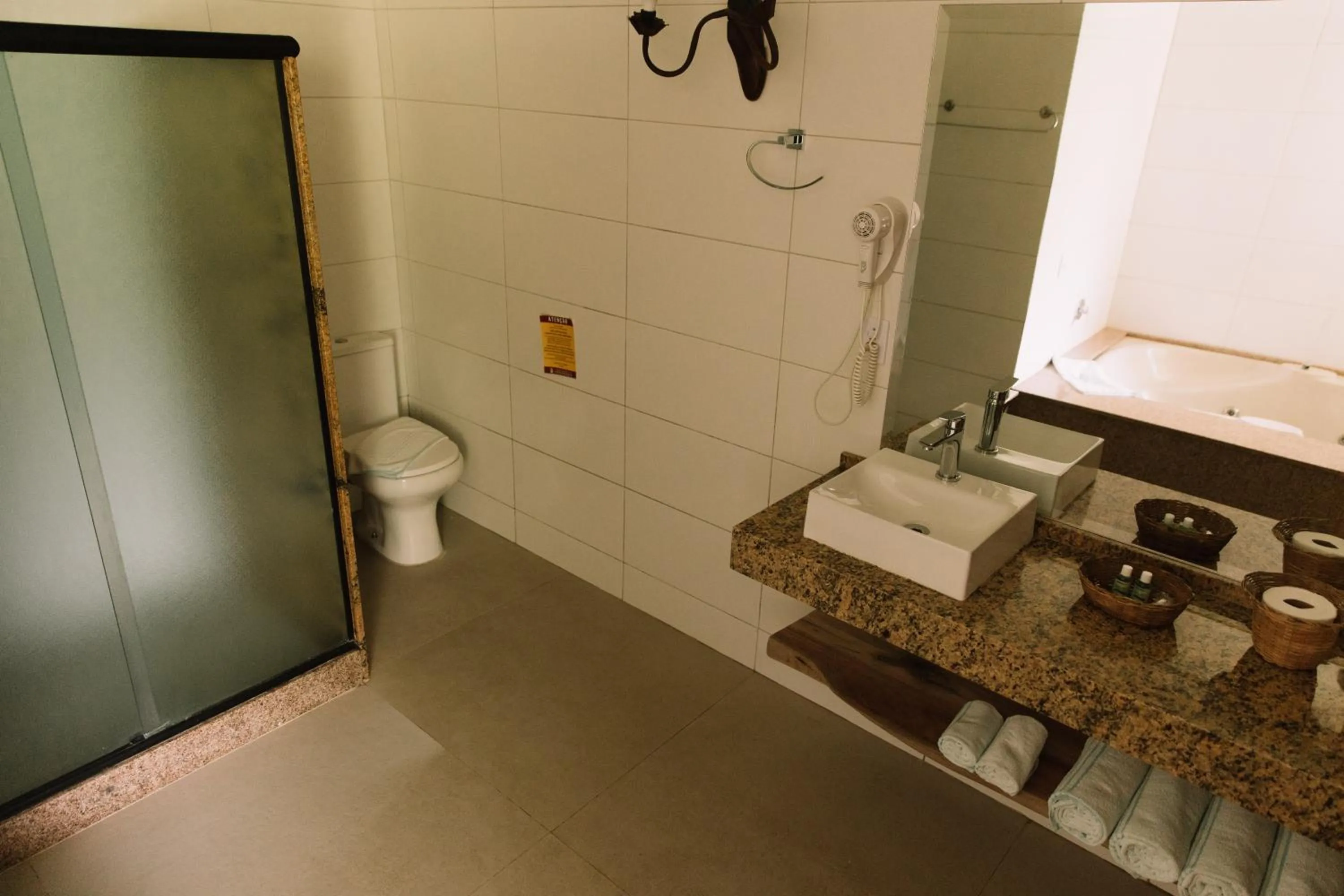 Toilet in Resort Fazenda 3 Pinheiros