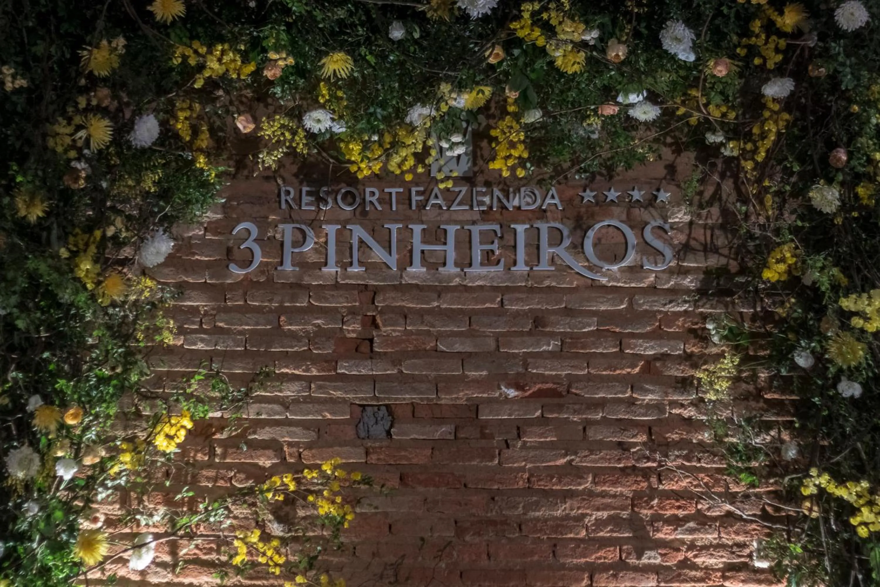 Property logo or sign in Resort Fazenda 3 Pinheiros