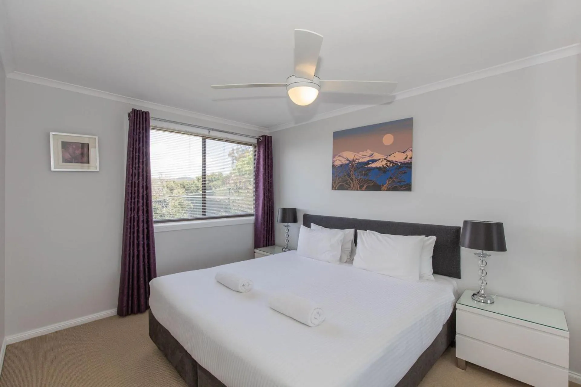 Bed in Kestrels Rest 2 116 Gippsland Street