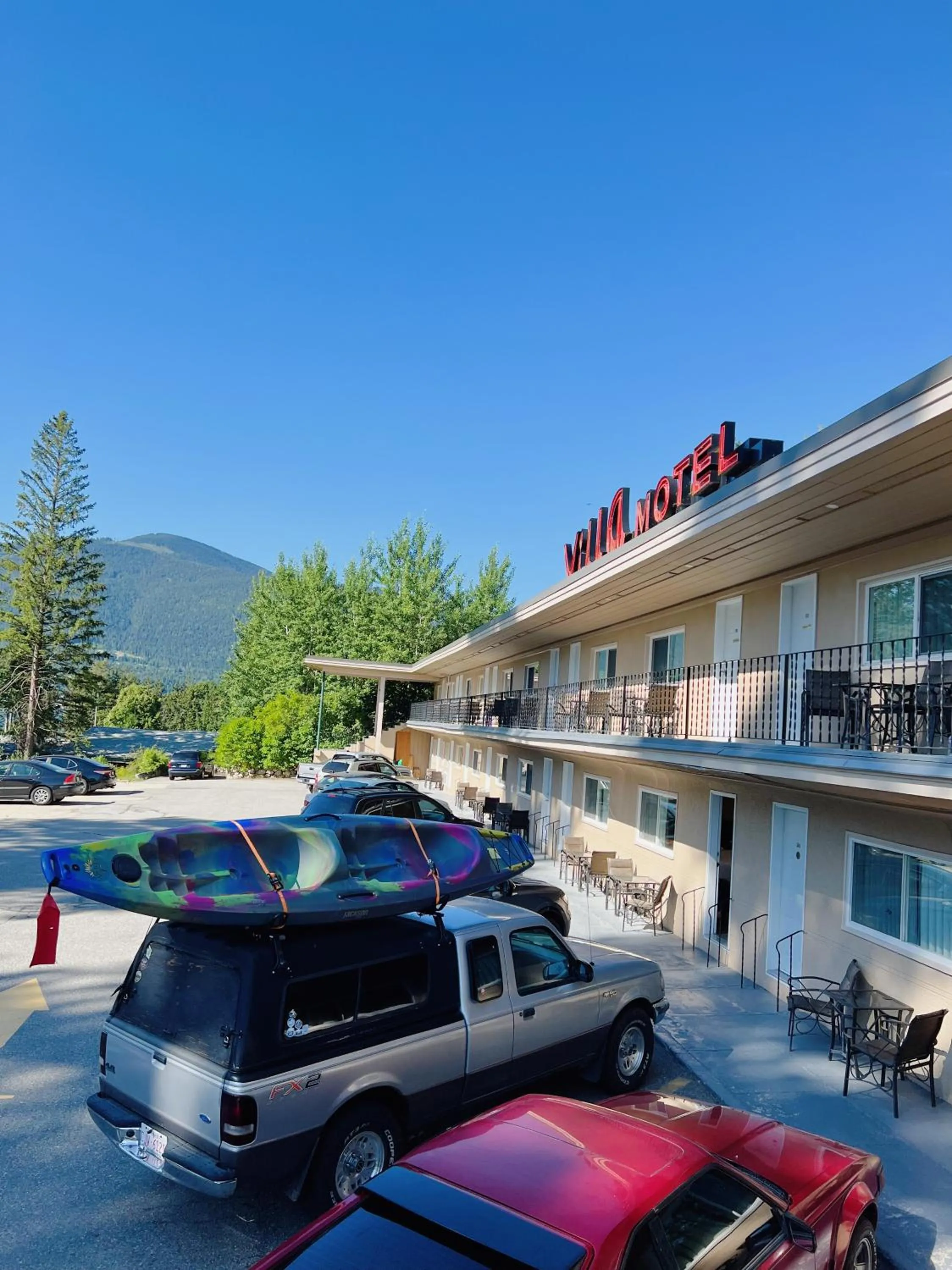 Parking in Villa Motel