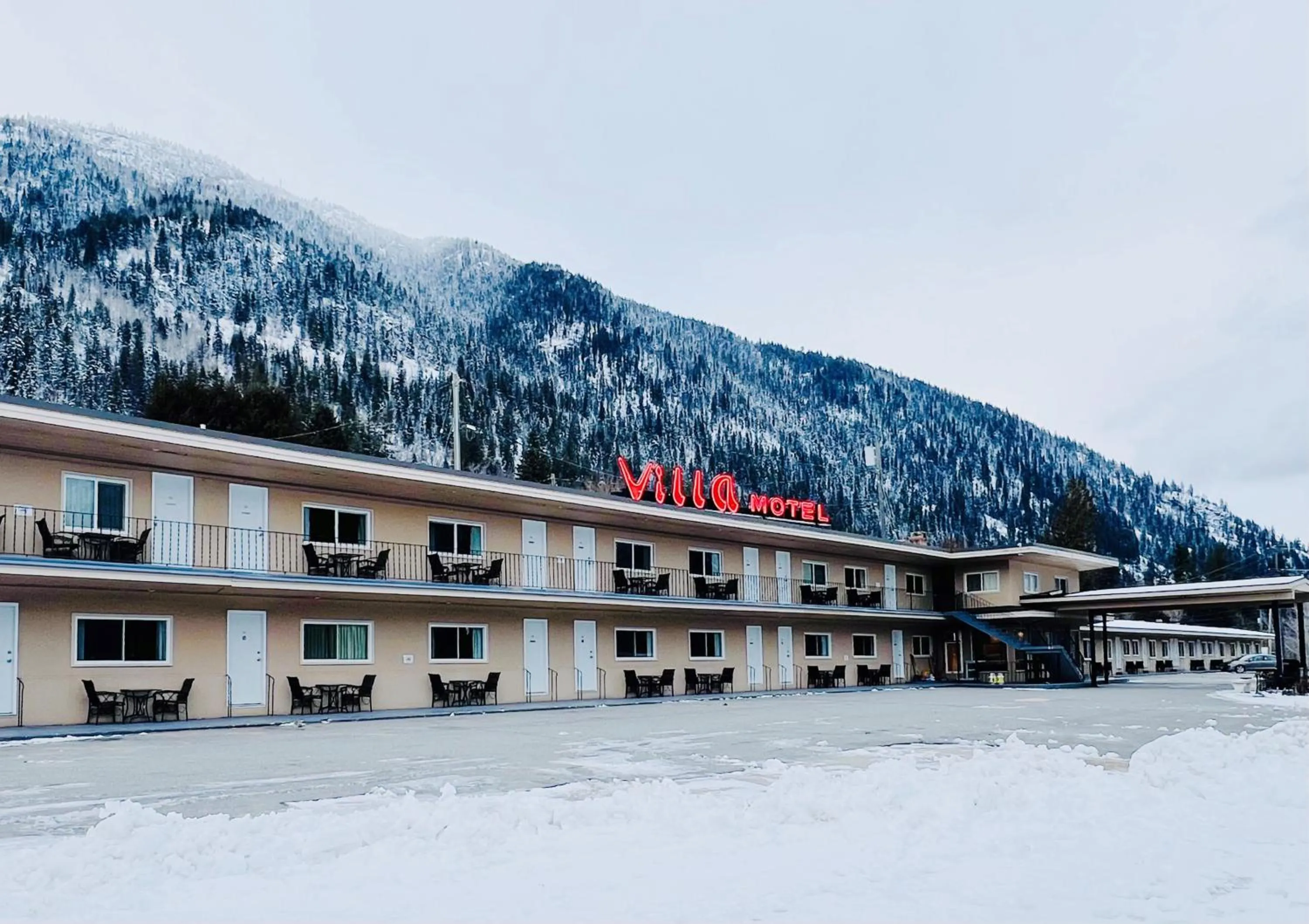 Property building in Villa Motel