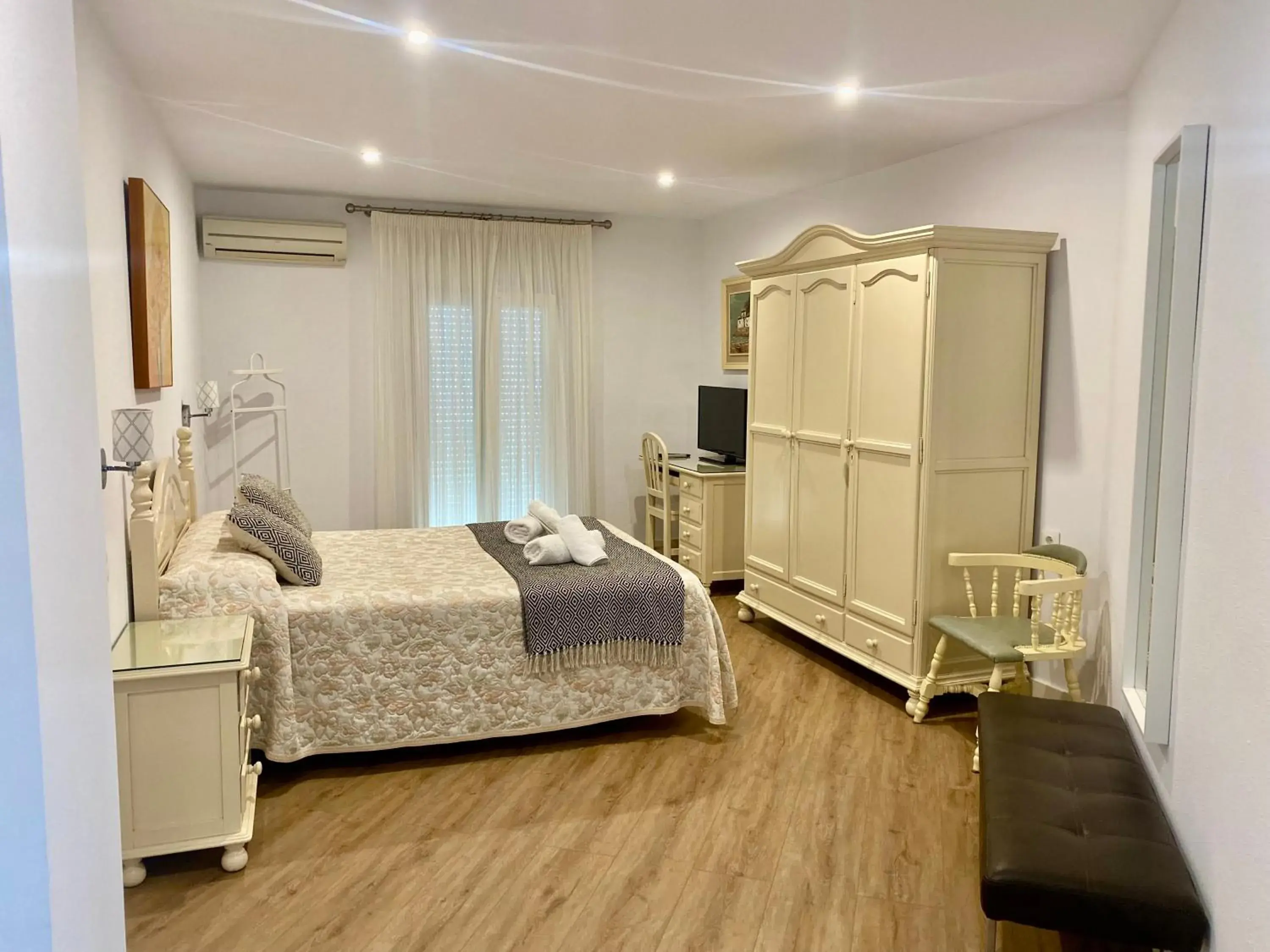 Photo of the whole room, Bed in La Janda Photo of the whole room, Bed in La Janda