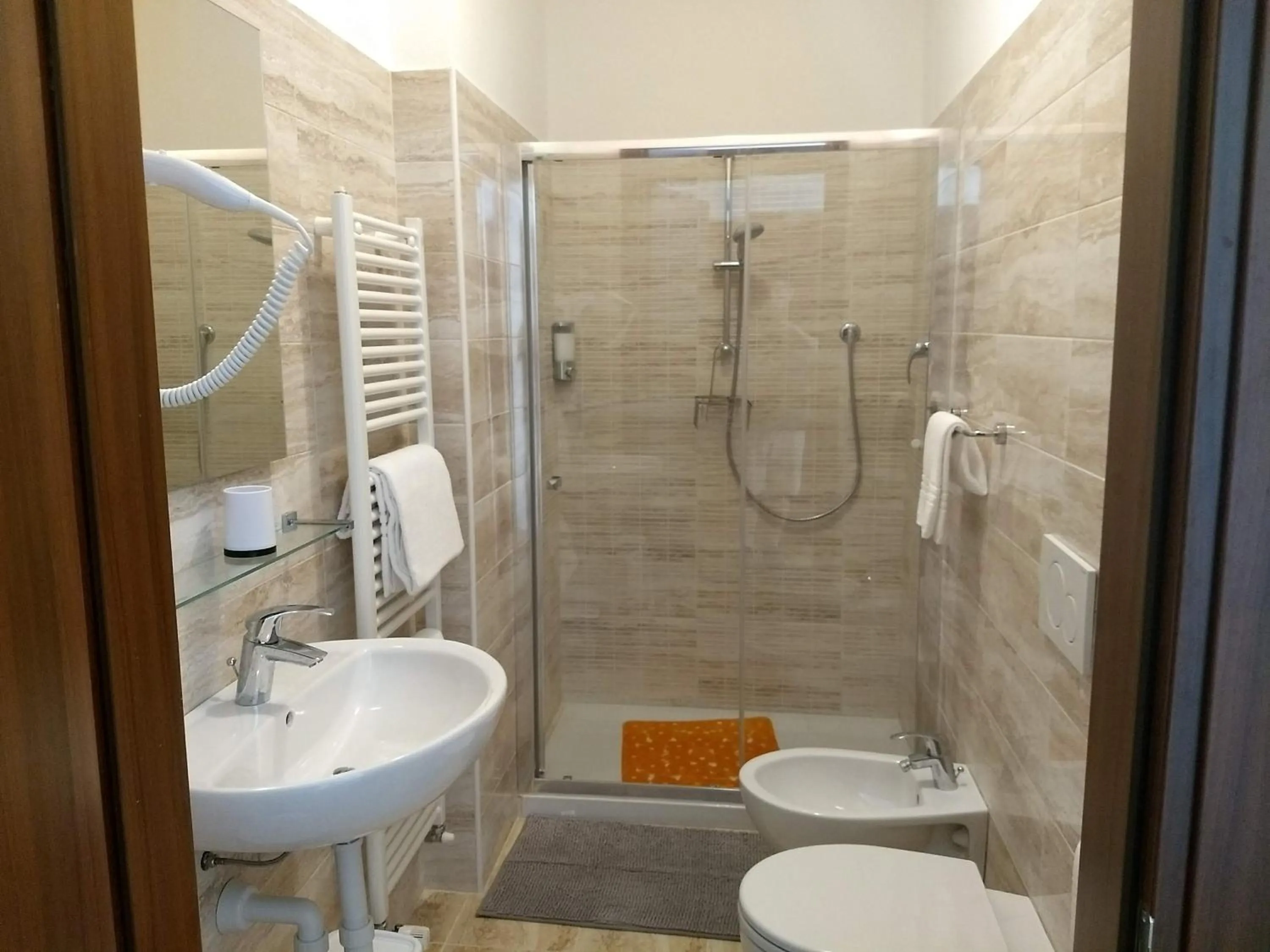 Bathroom in San Polo Star