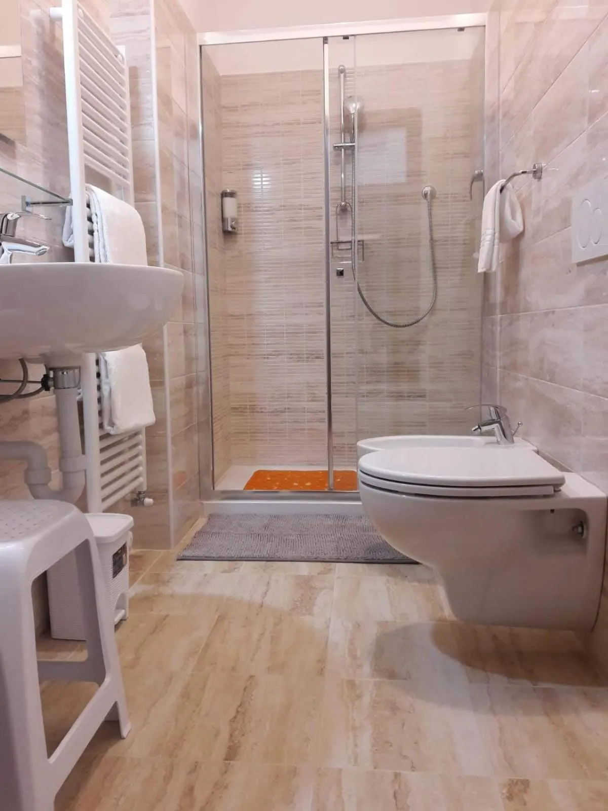 Bathroom in San Polo Star