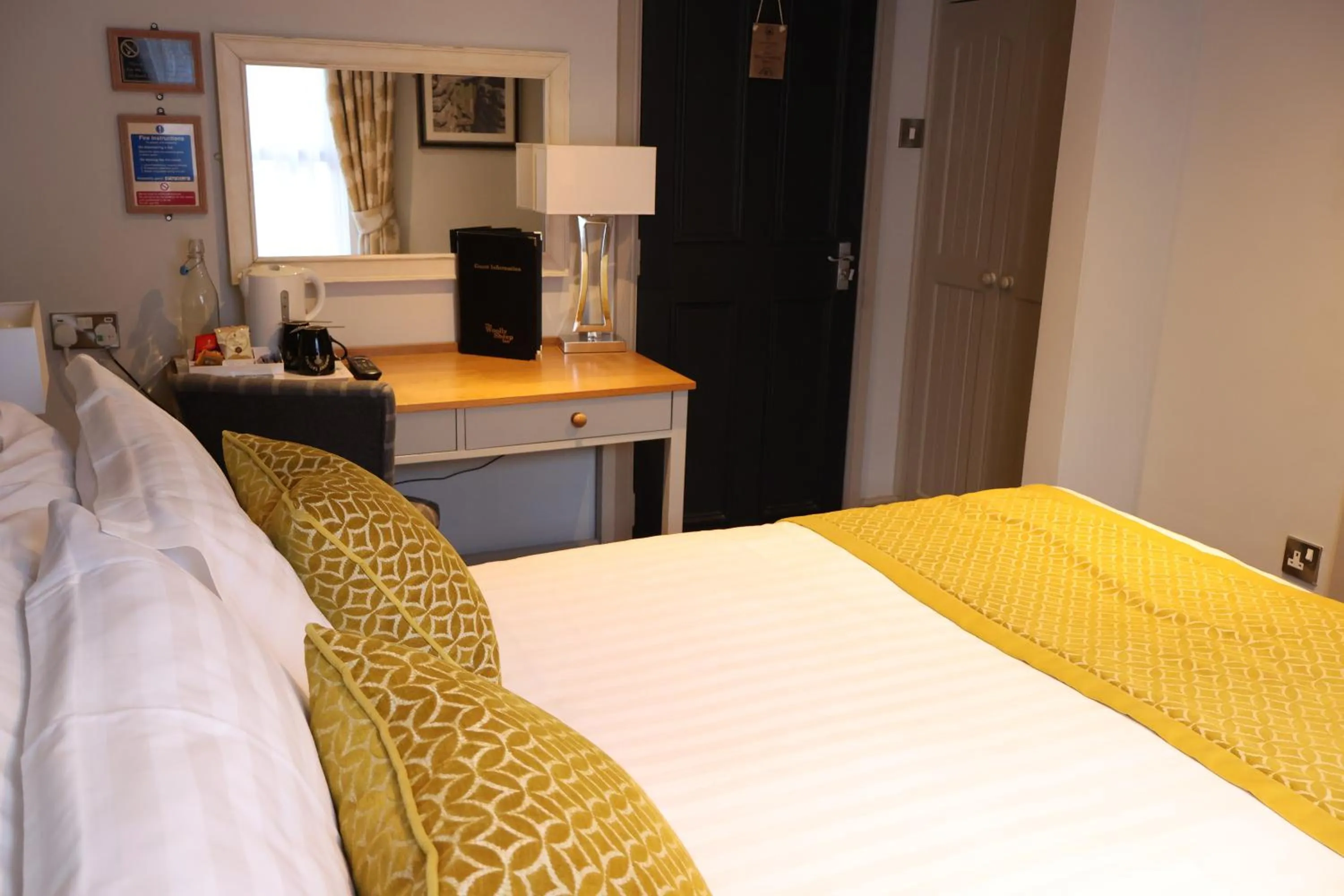 Bed in The Woolly Sheep Inn