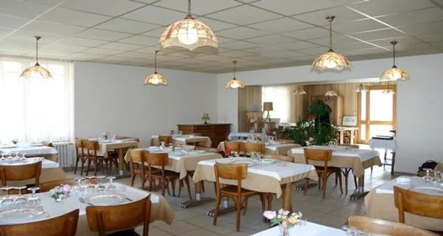 Restaurant/places to eat in Hôtel du Marché