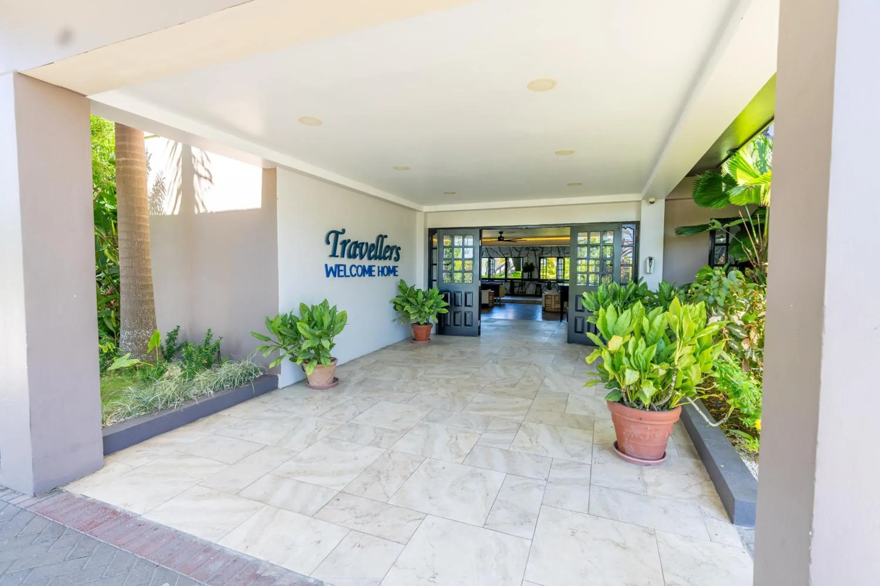 Facade/entrance in Travellers Beach Resort Facade/entrance in Travellers Beach Resort
