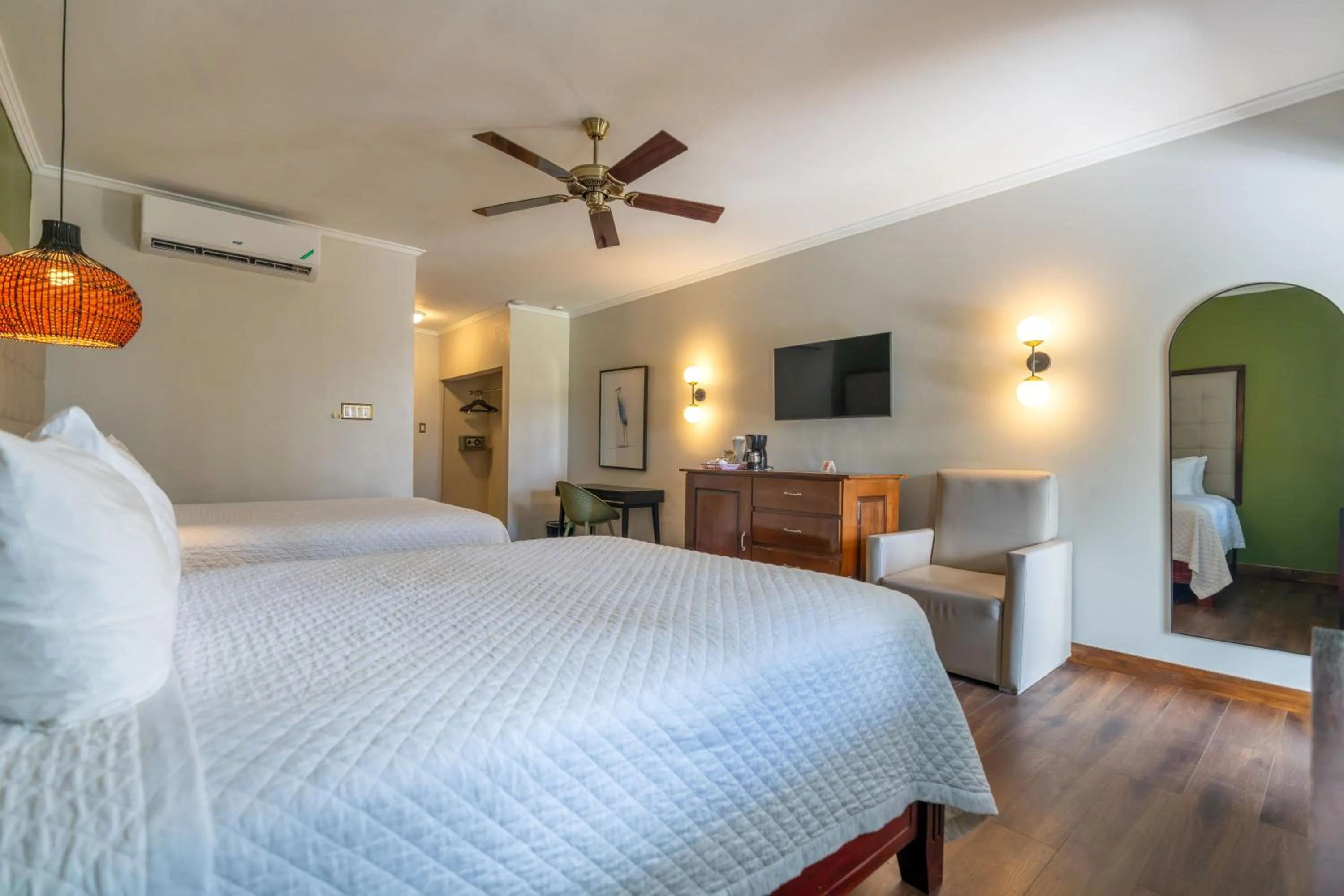 Bedroom, Bed in Travellers Beach Resort