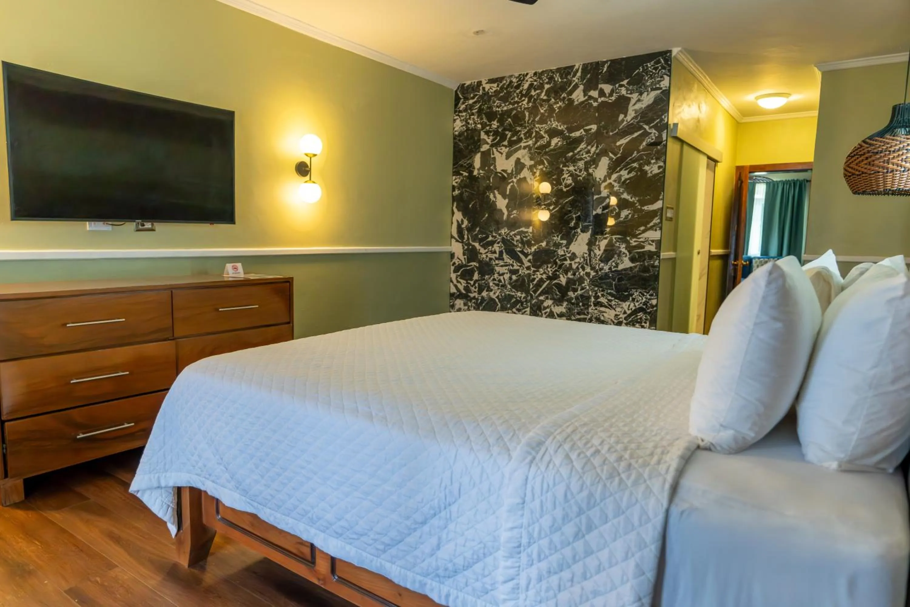 Bed in Travellers Beach Resort