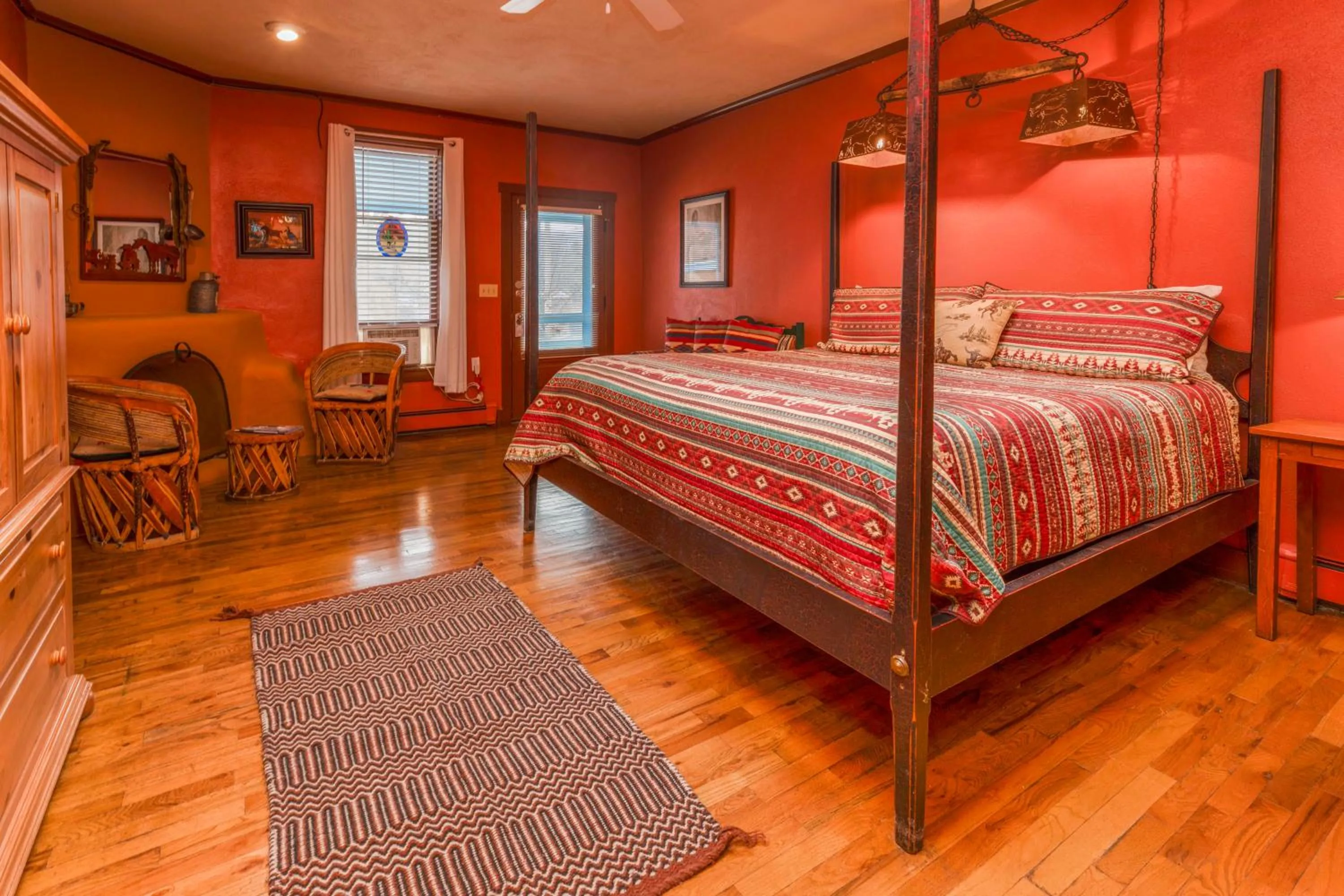 Bed in Casa Benavides Inn