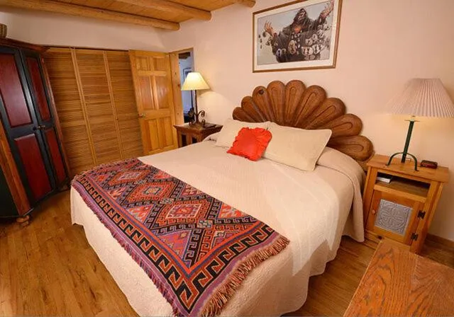 Bed in Casa Benavides Inn