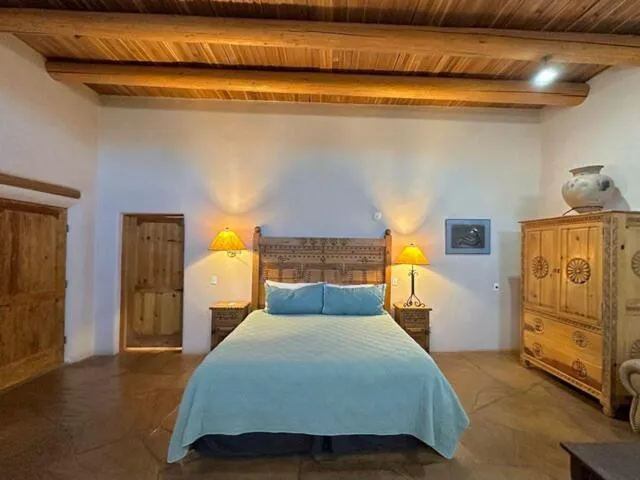 Bed in Casa Benavides Inn