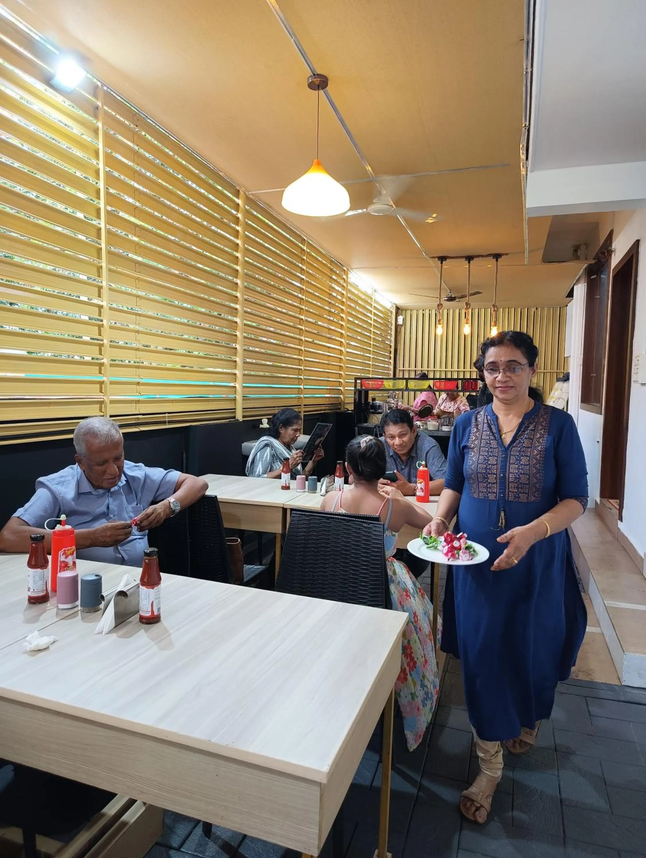 Restaurant/places to eat in Blue Bell Cochin Airport Hotel