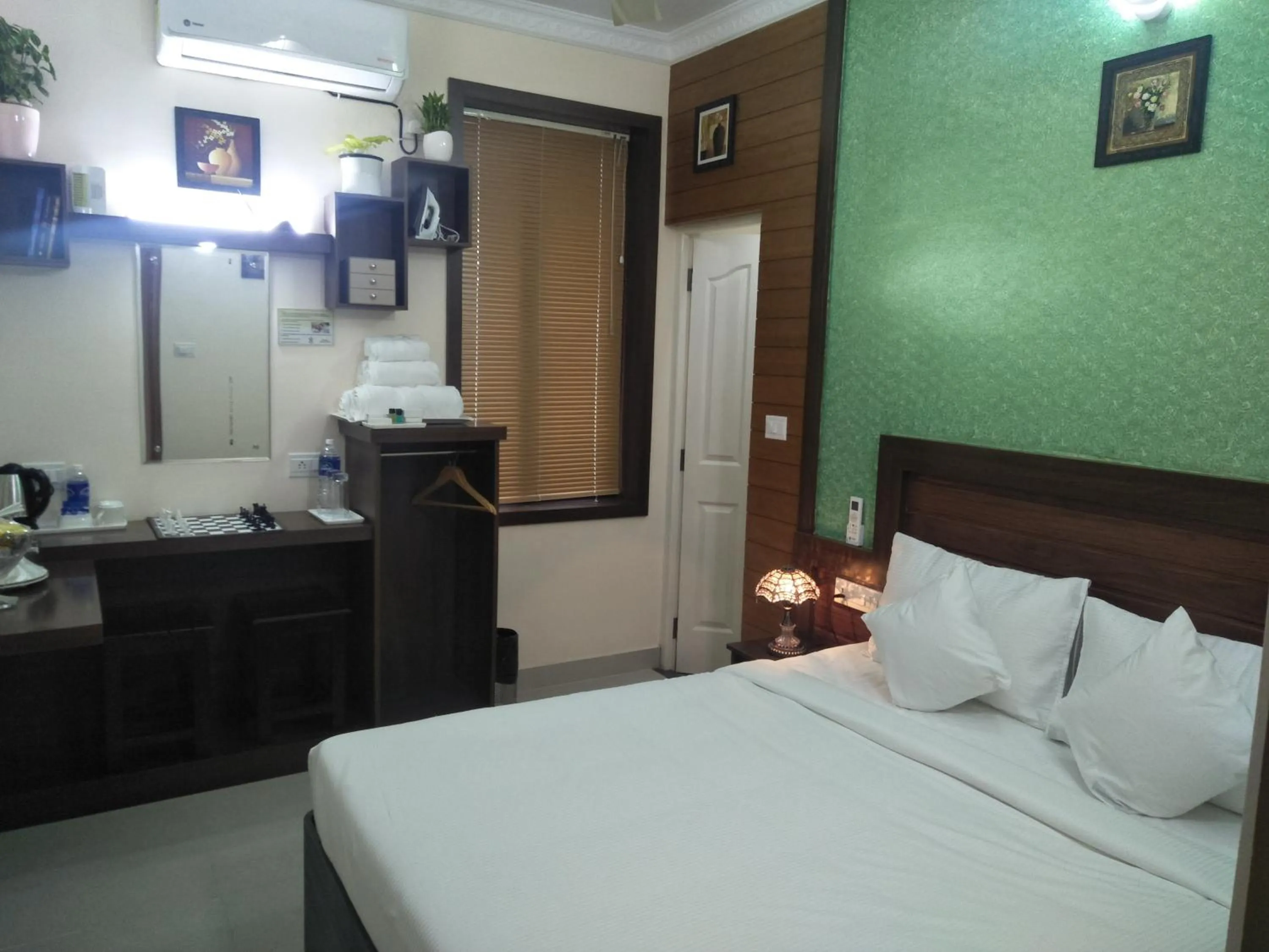 Bedroom, Bed in Blue Bell Cochin Airport Hotel