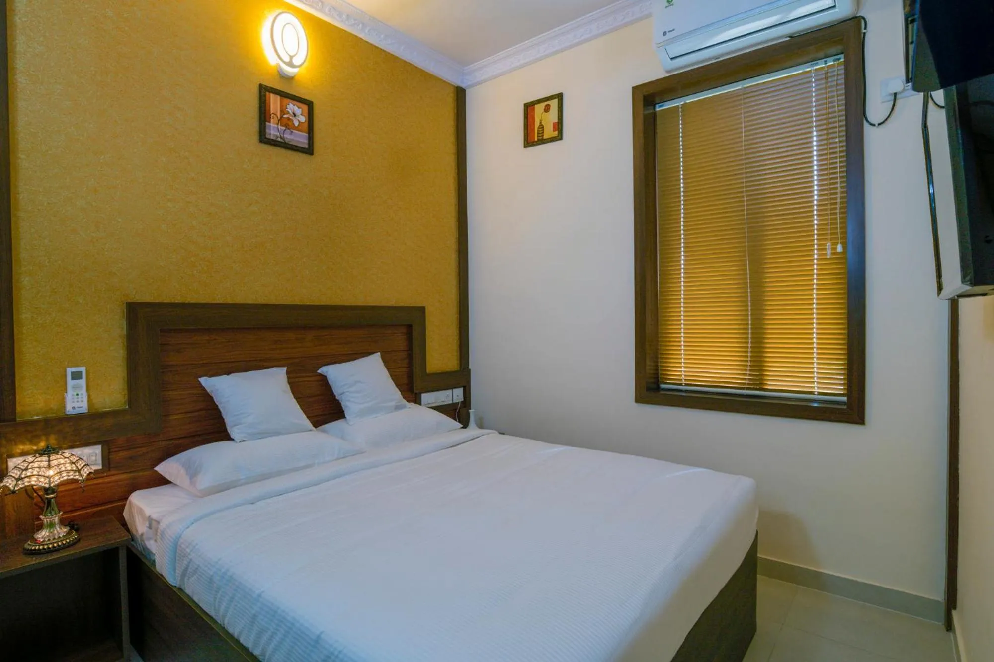 Bedroom, Bed in Blue Bell Cochin Airport Hotel