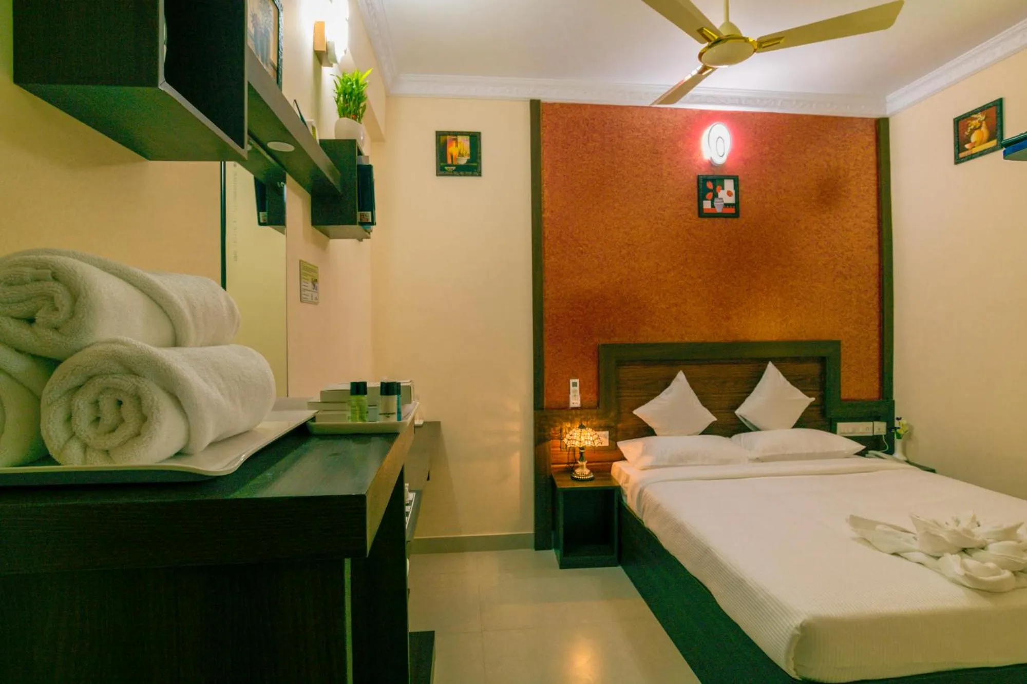 Photo of the whole room, Bed in Blue Bell Cochin Airport Hotel