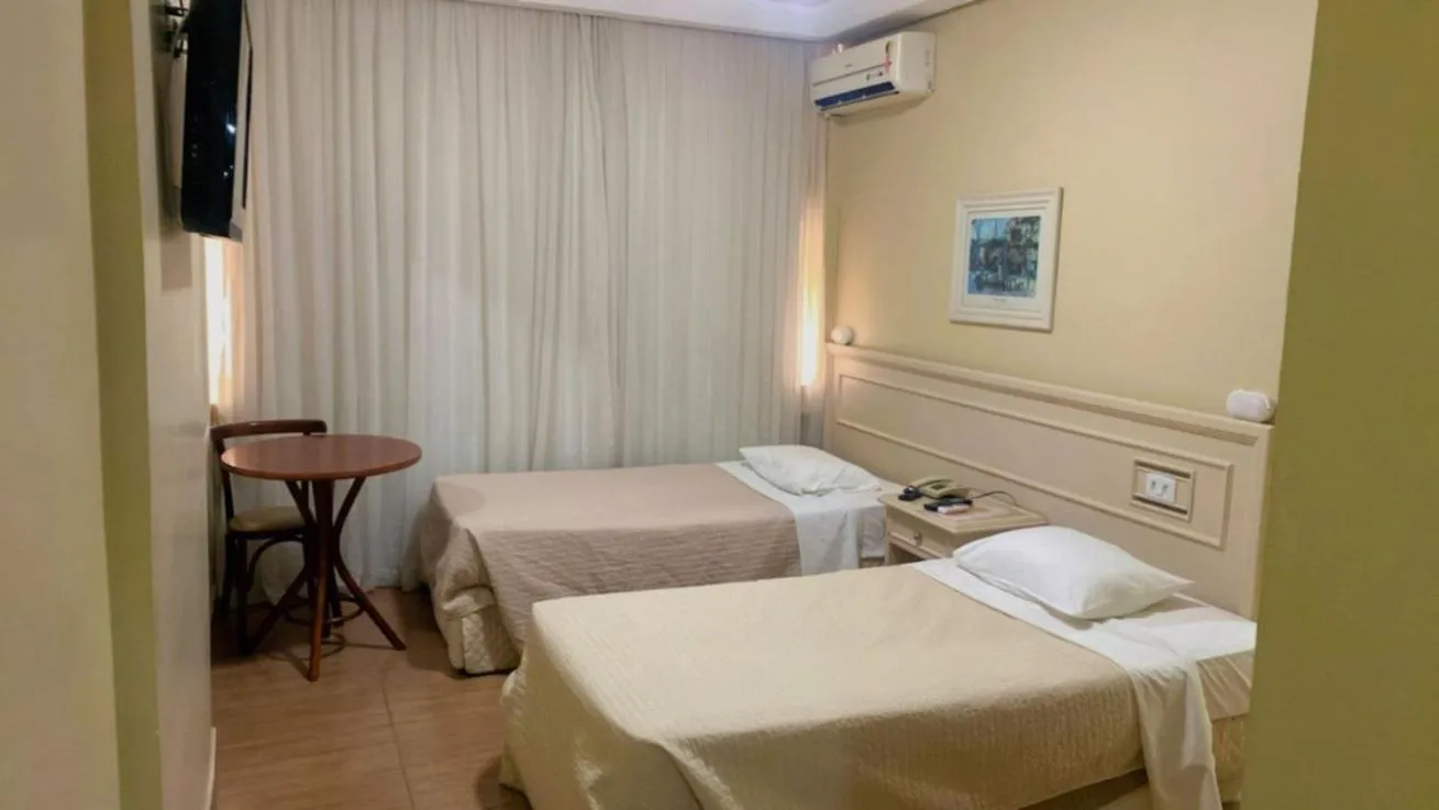 Breakfast, Bed in Jandaia Hotel Campo Grande