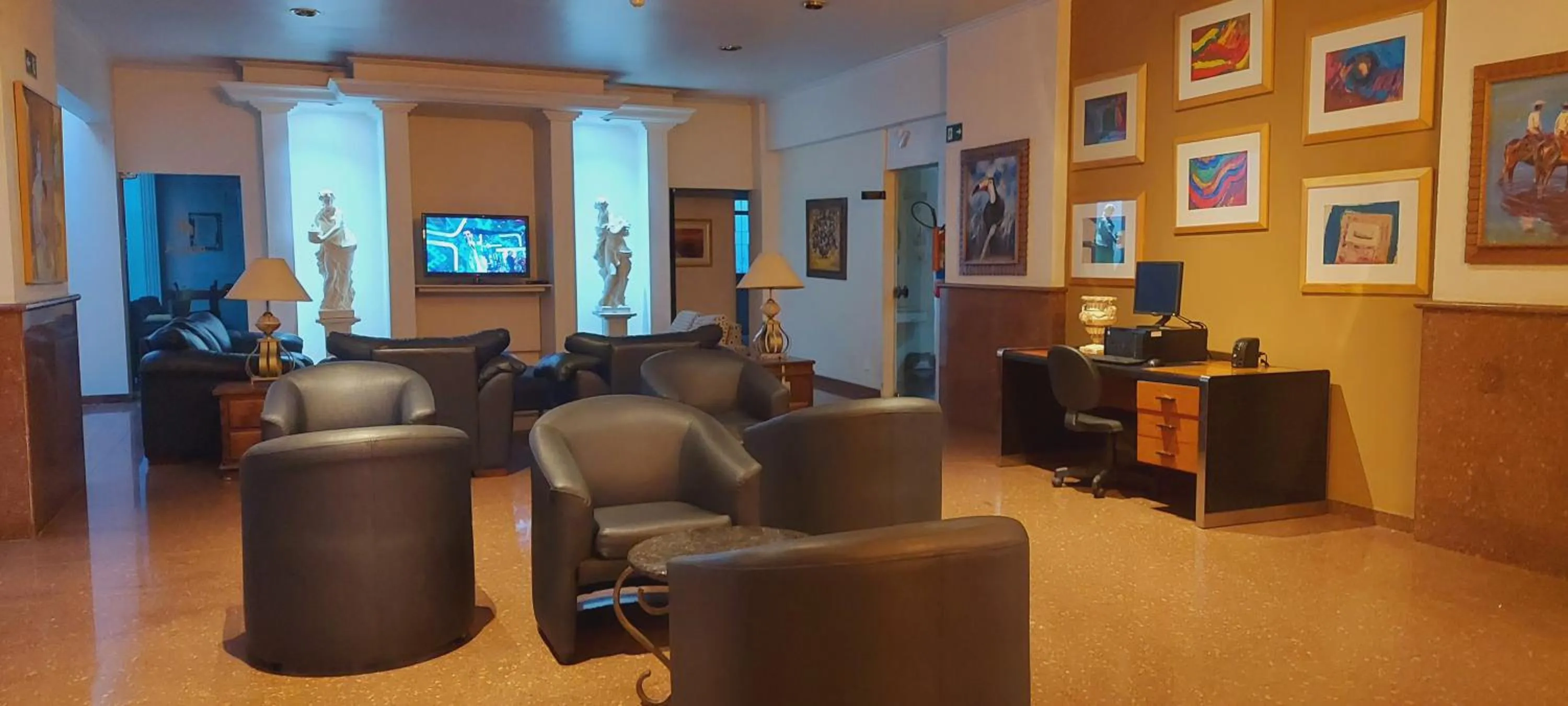 Lobby or reception in Jandaia Hotel Campo Grande