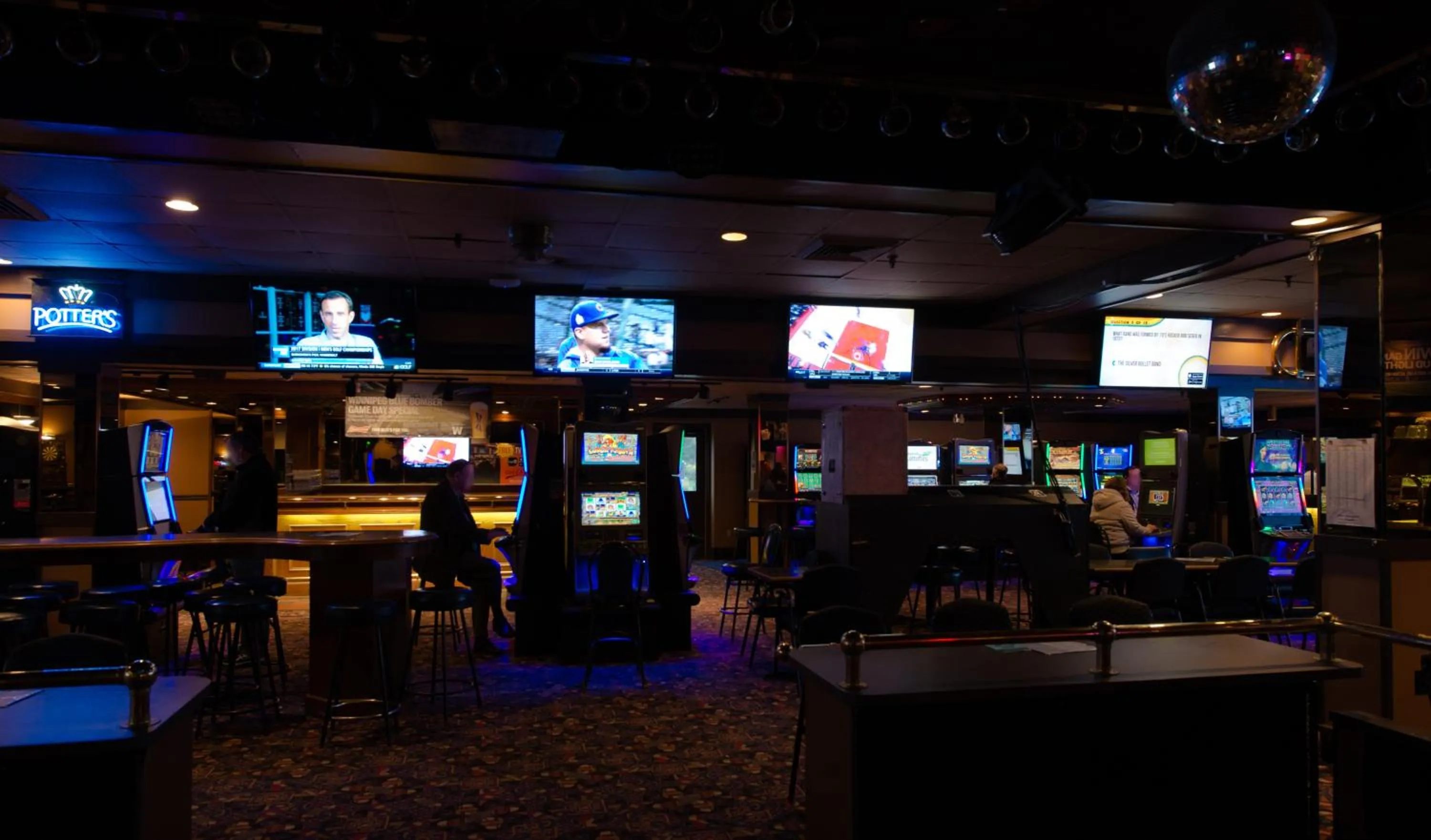 Lounge or bar in Assiniboine Gordon Inn on the Park