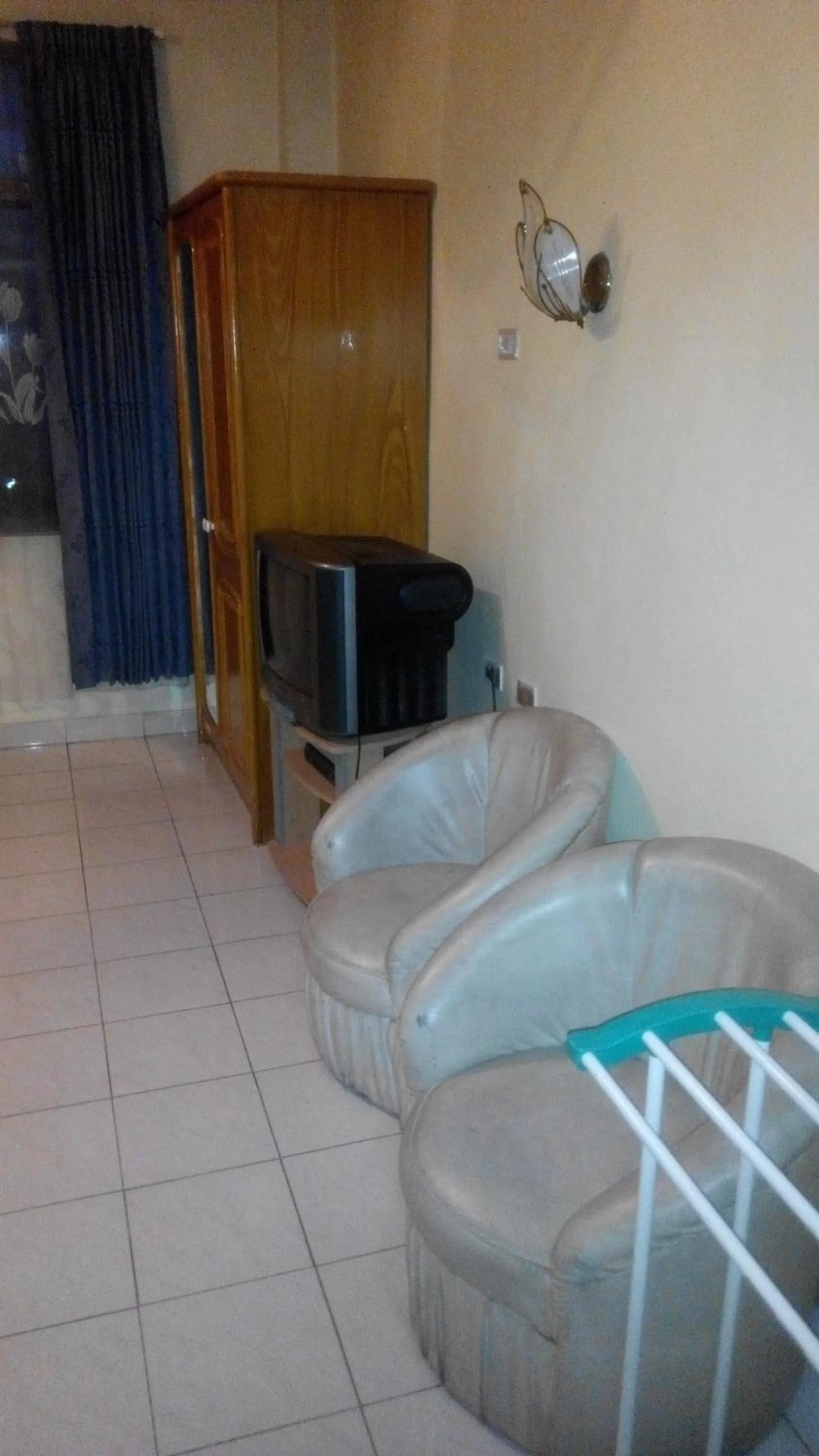 TV and multimedia in Melissa Palace Hotel and Karaoke