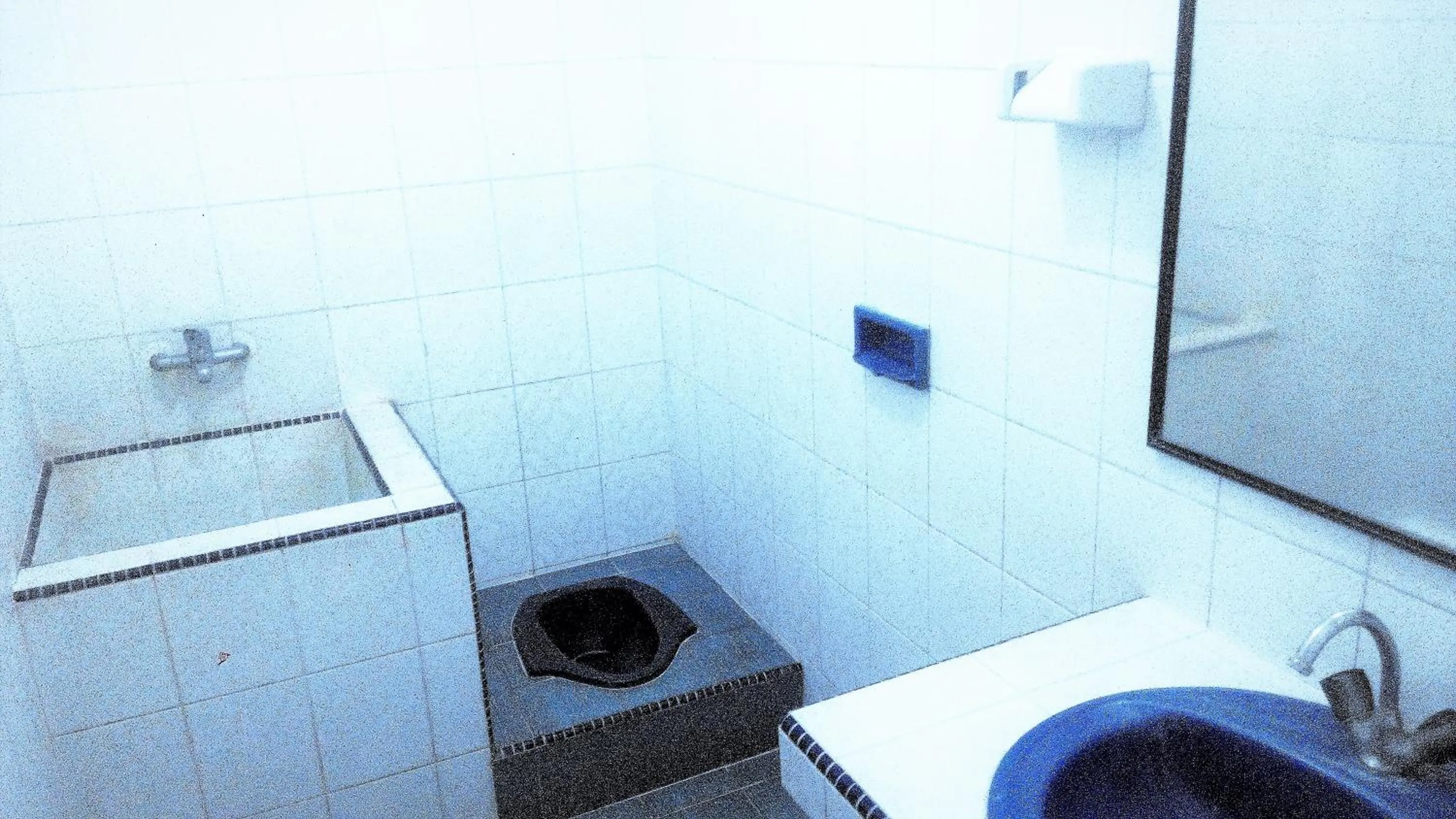 Toilet in Melissa Palace Hotel and Karaoke