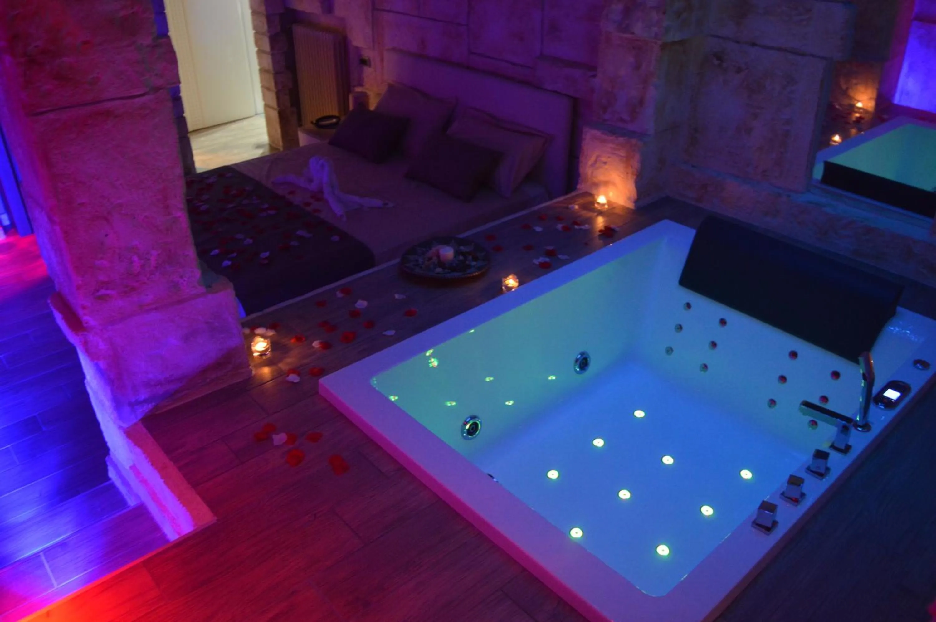 Hot Tub in B&B Vesuvius