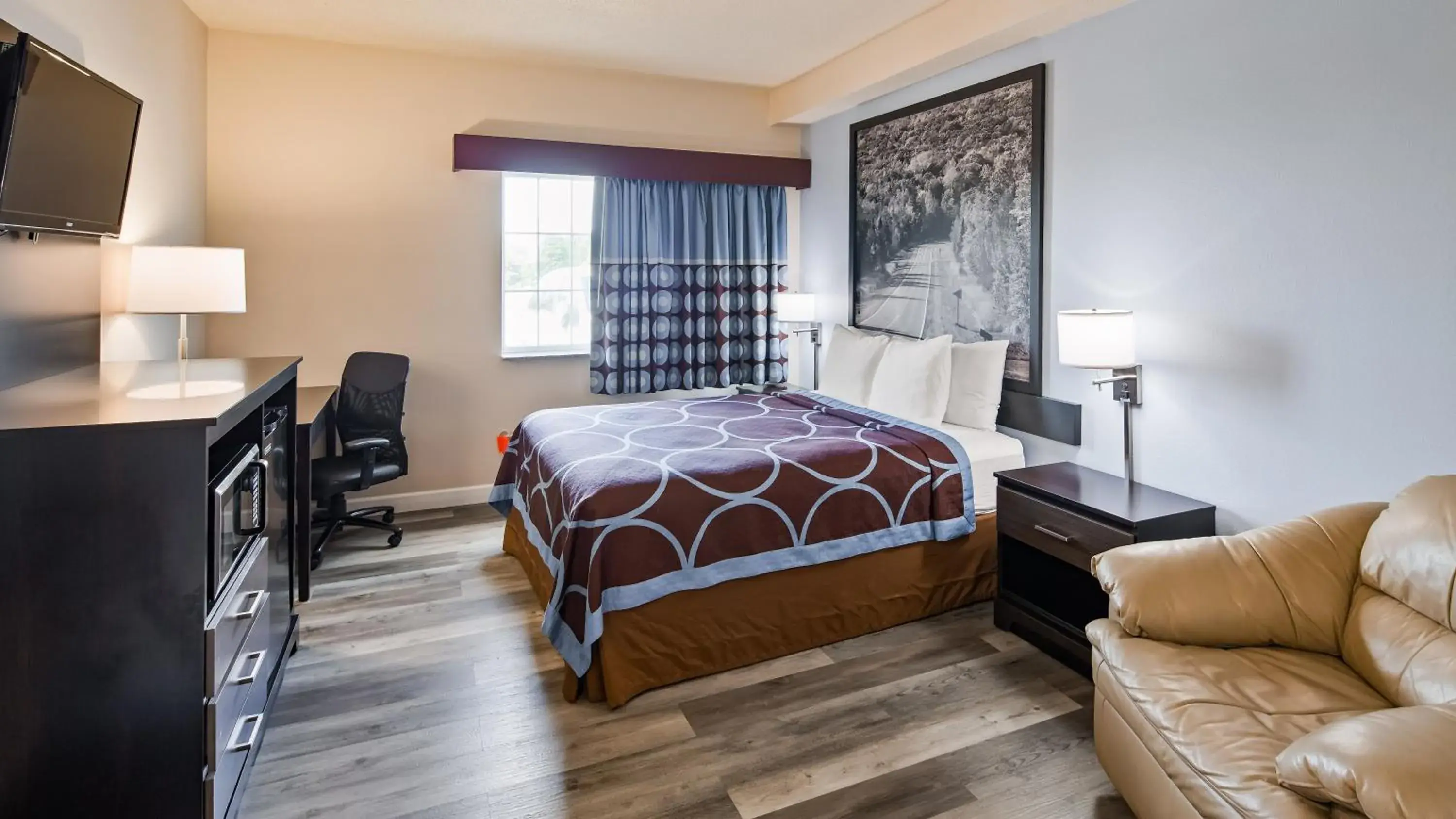 Queen Room - Mobility Access/Non-Smoking in Super 8 by Wyndham Neillsville WI Queen Room - Mobility Access/Non-Smoking in Super 8 by Wyndham Neillsville WI