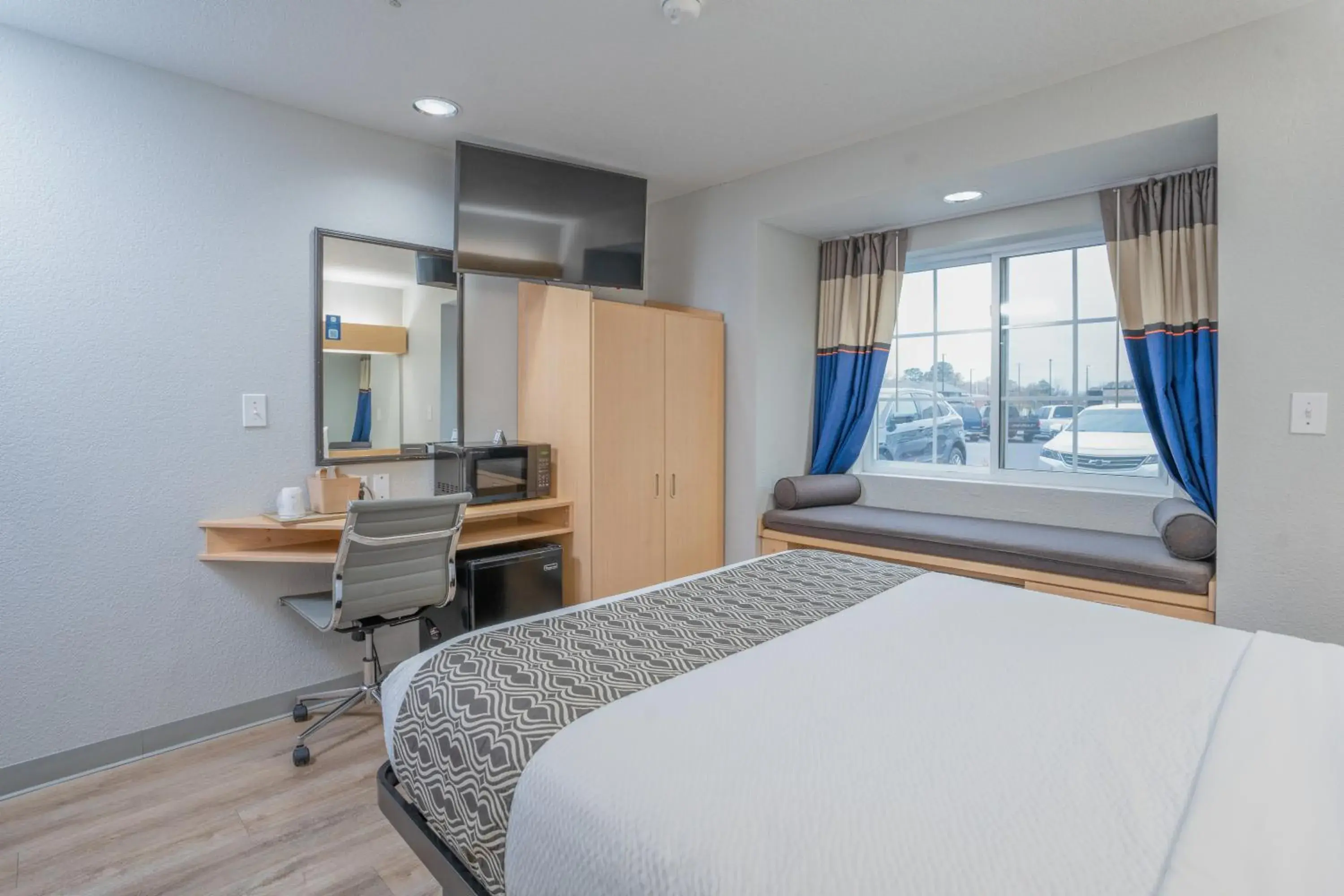 Bed in Microtel Inn & Suites by Wyndham Albertville Bed in Microtel Inn & Suites by Wyndham Albertville