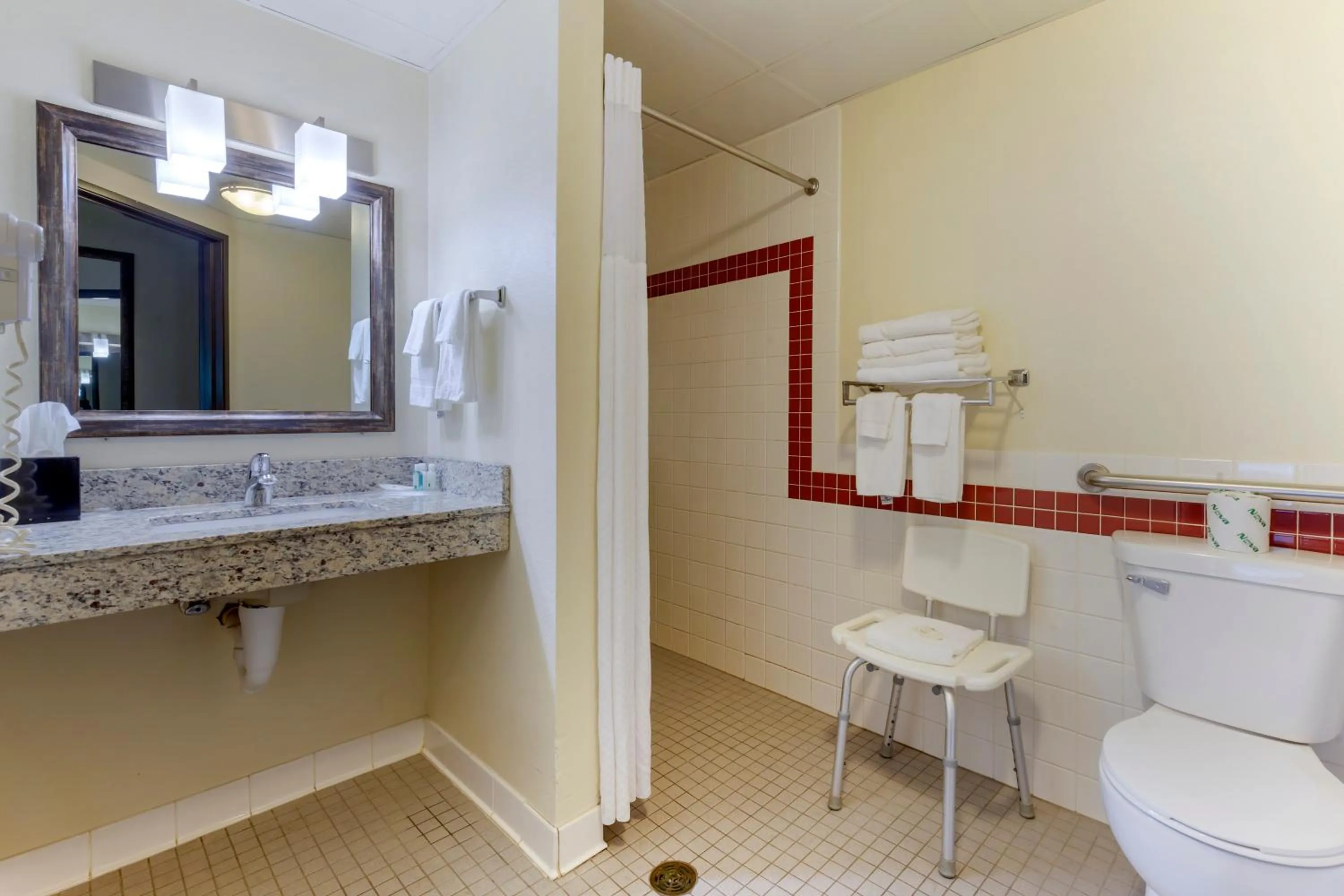 Quality Inn Oshkosh Aviation Park