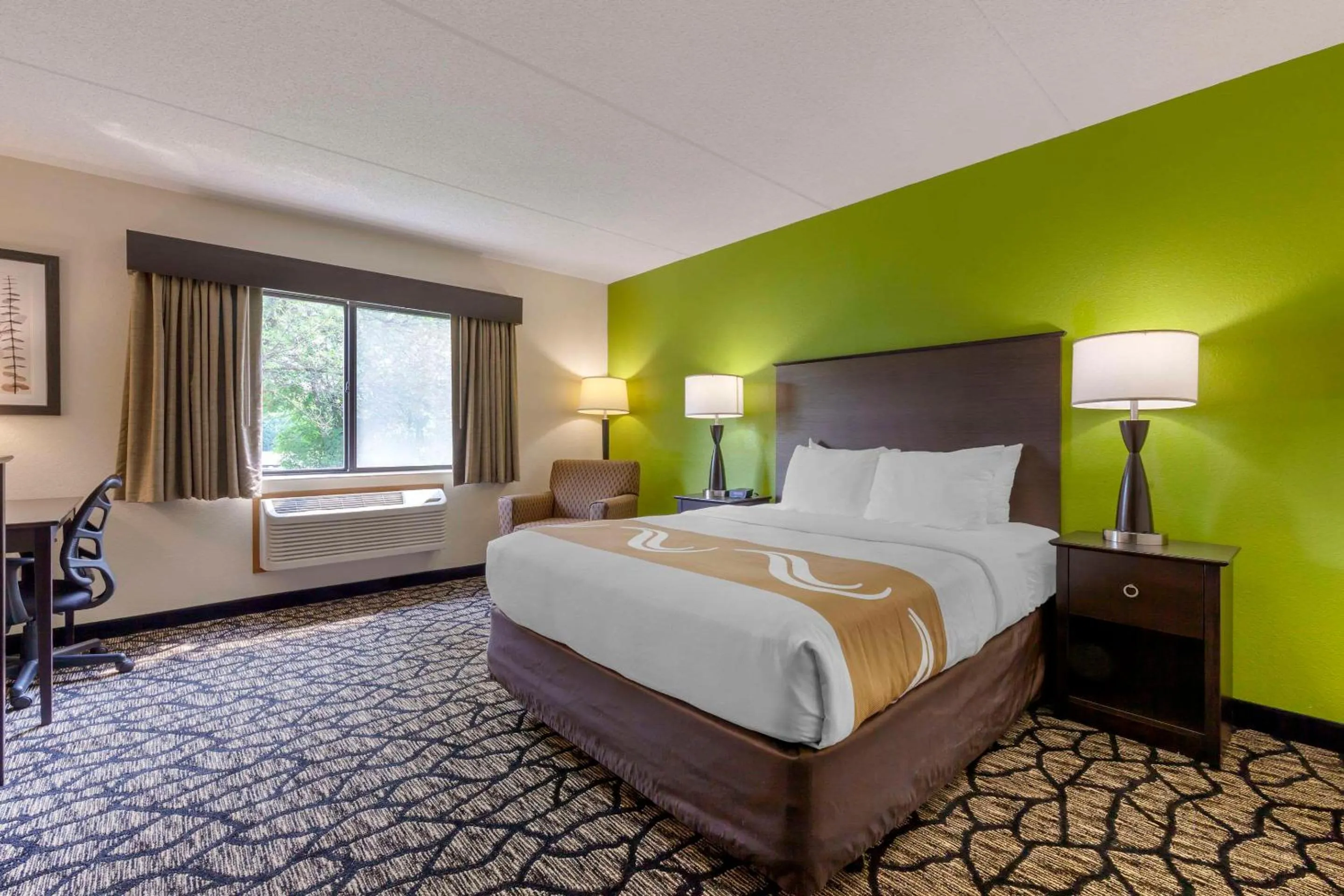 Bedroom, Bed in Quality Inn Oshkosh Aviation Park