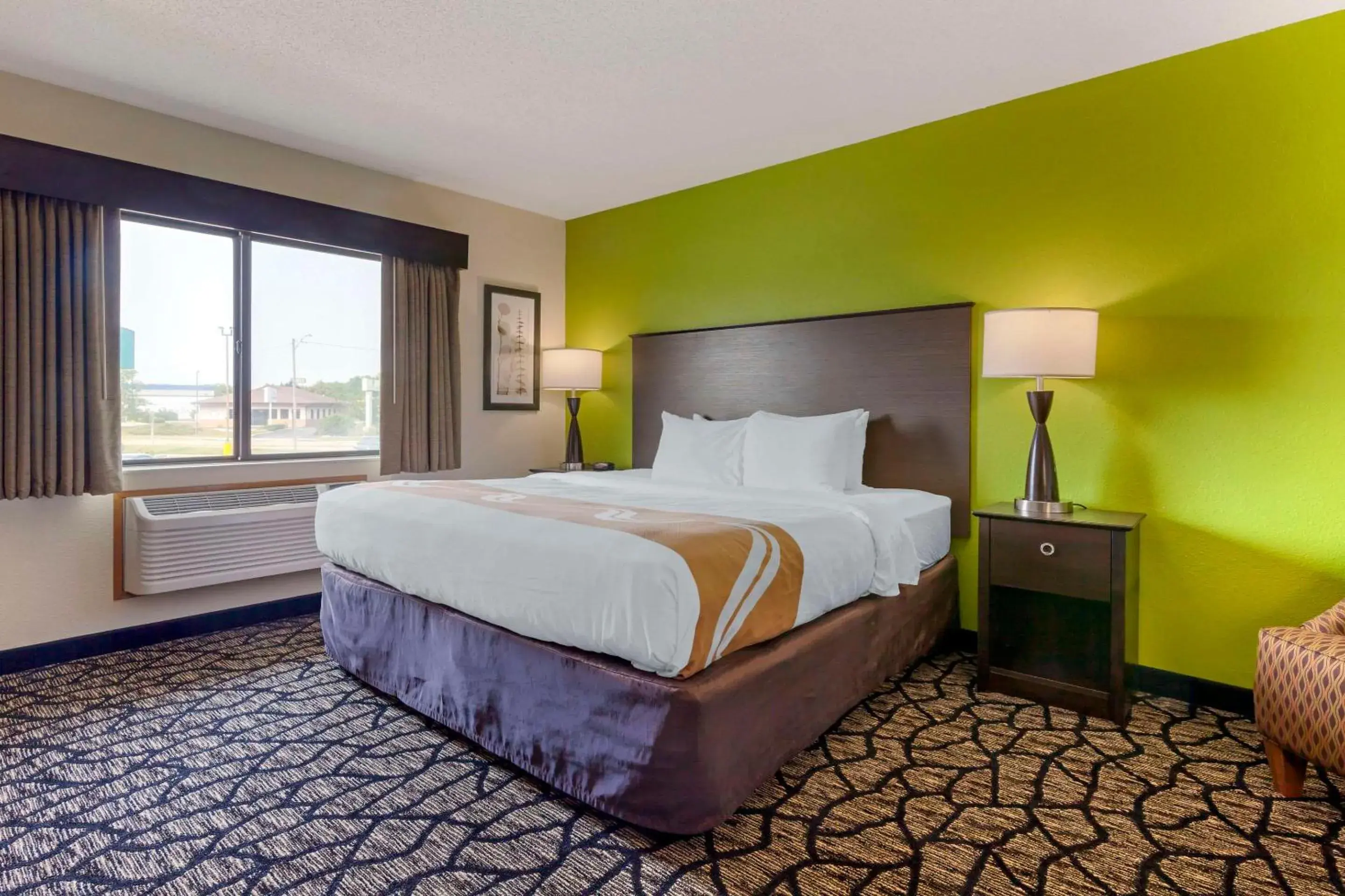 Bedroom, Bed in Quality Inn Bedroom, Bed in Quality Inn