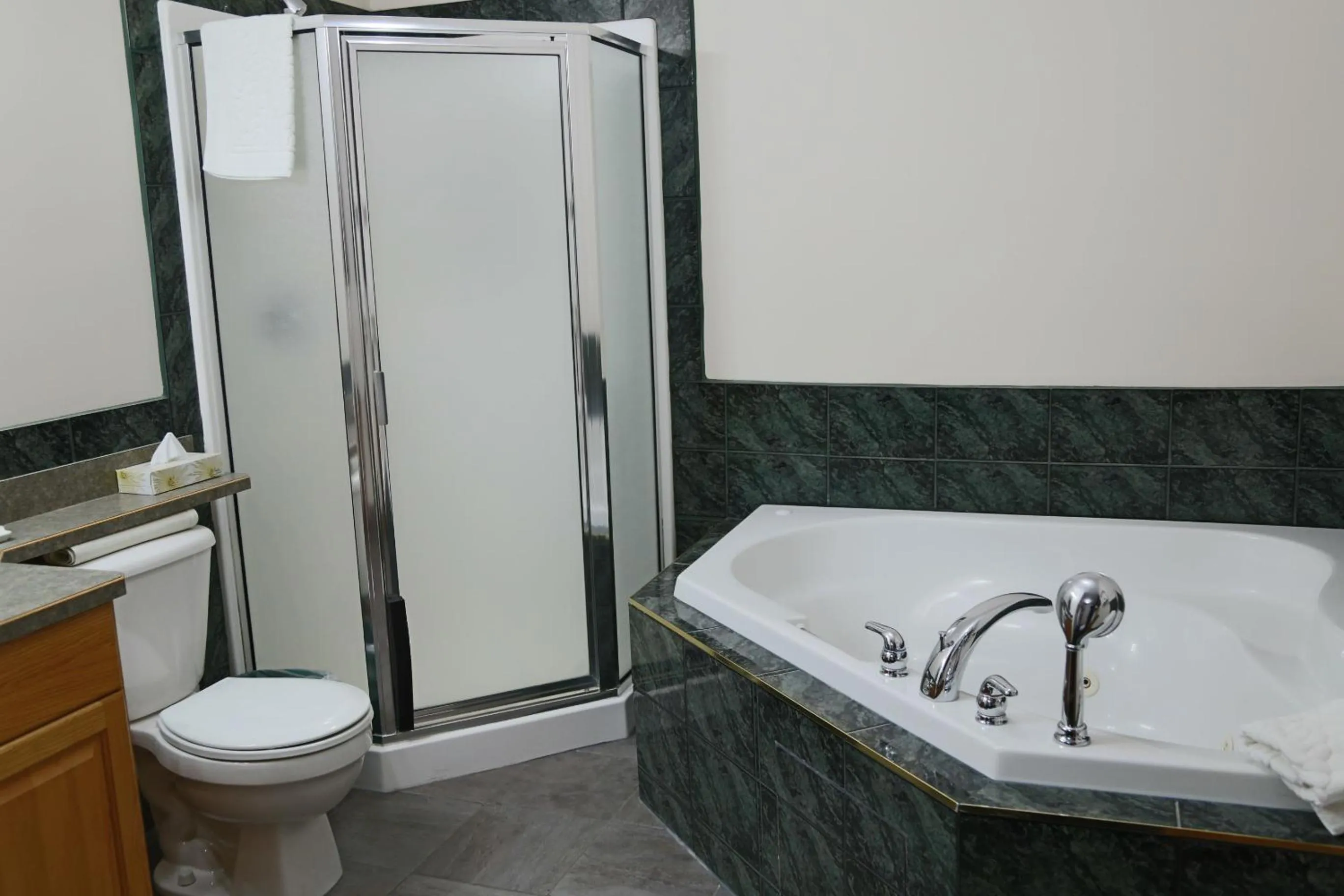 Shower in SlumberLodge Hotel