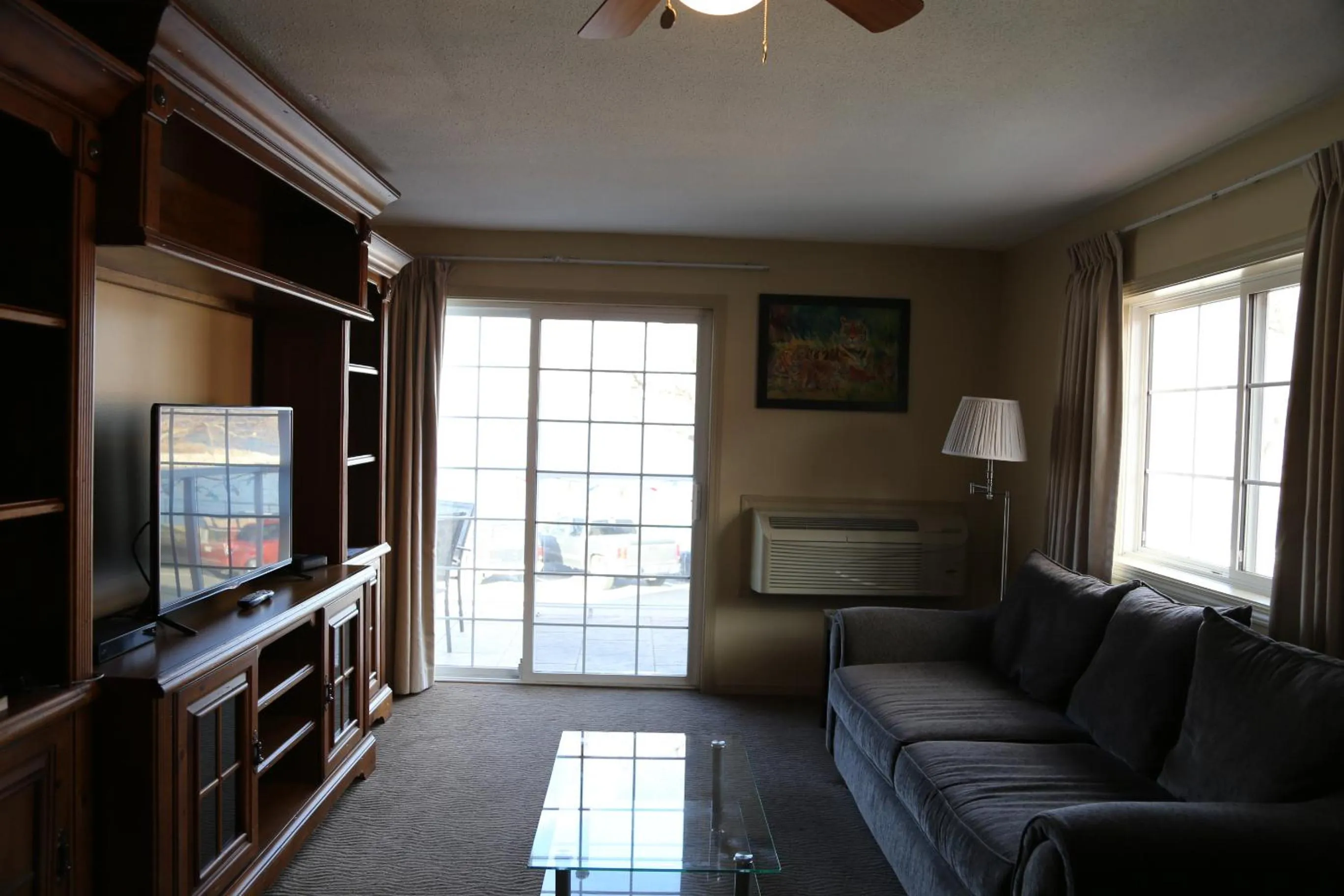 Living room in SlumberLodge Hotel