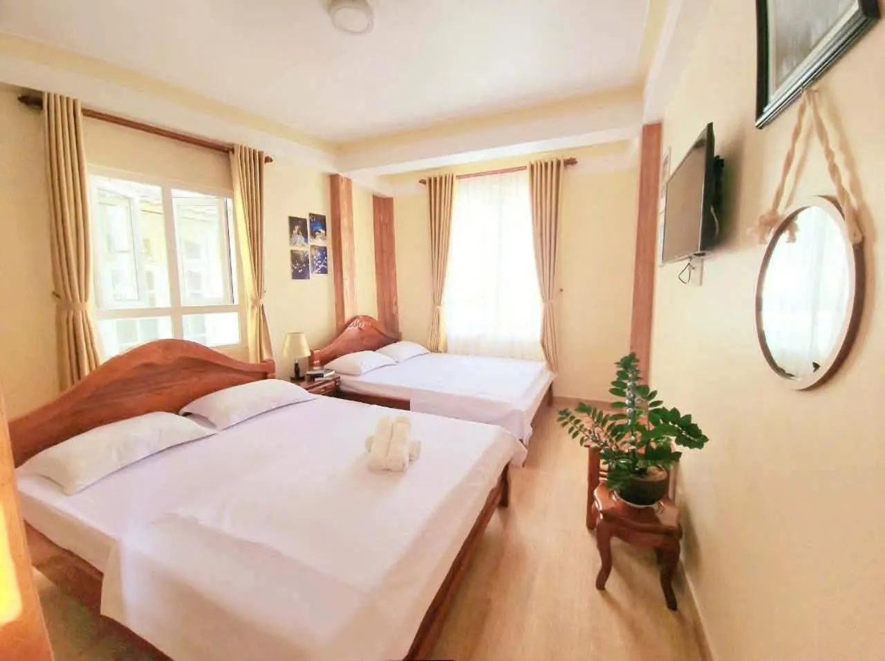 Quiet street view, Bed in Bình Đào Hotel - Khách sạn ngay trung tâm giá rẻ