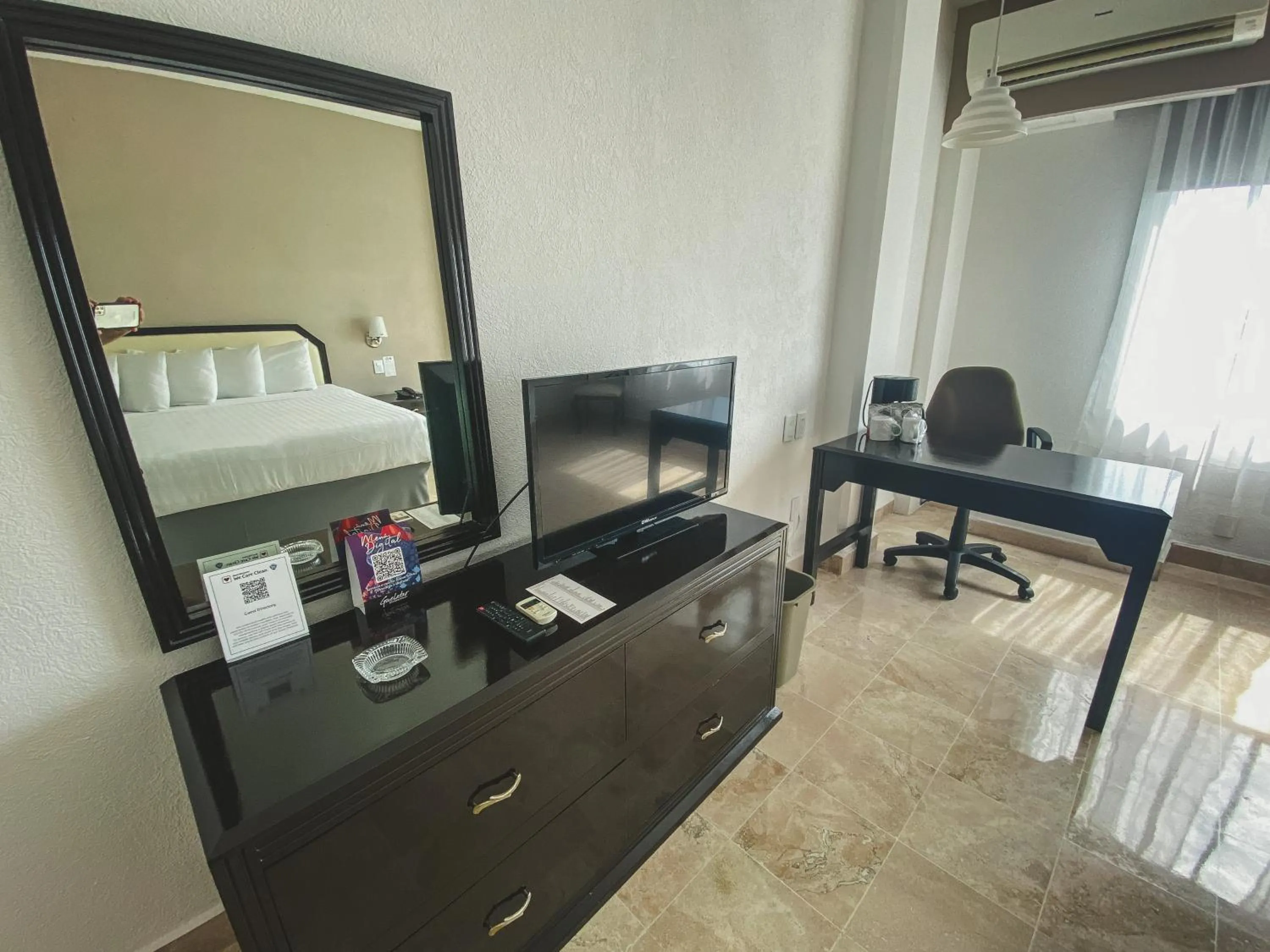 TV and multimedia, Bed in Days Inn by Wyndham Tuxtepec