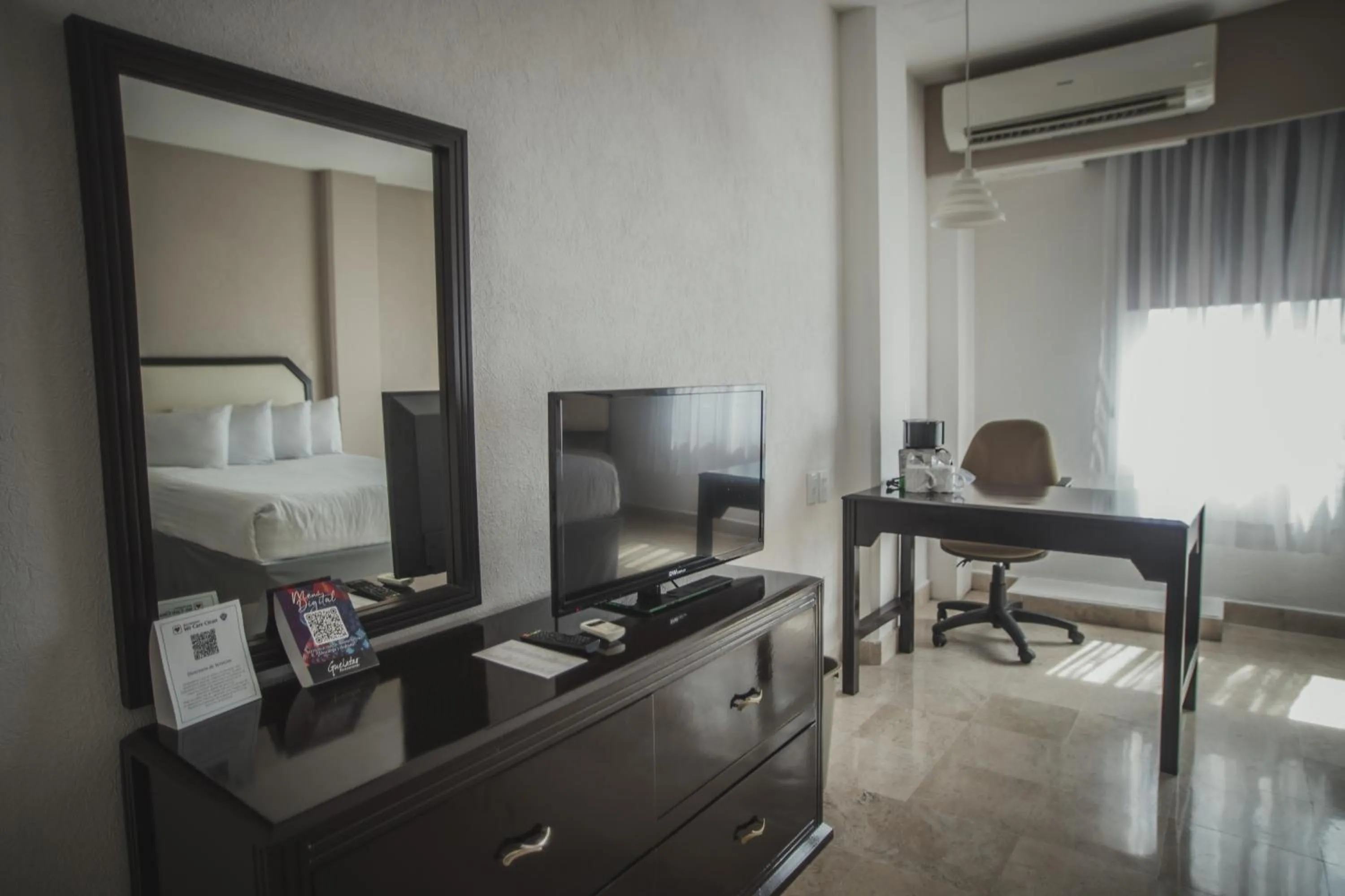 TV and multimedia in Days Inn by Wyndham Tuxtepec