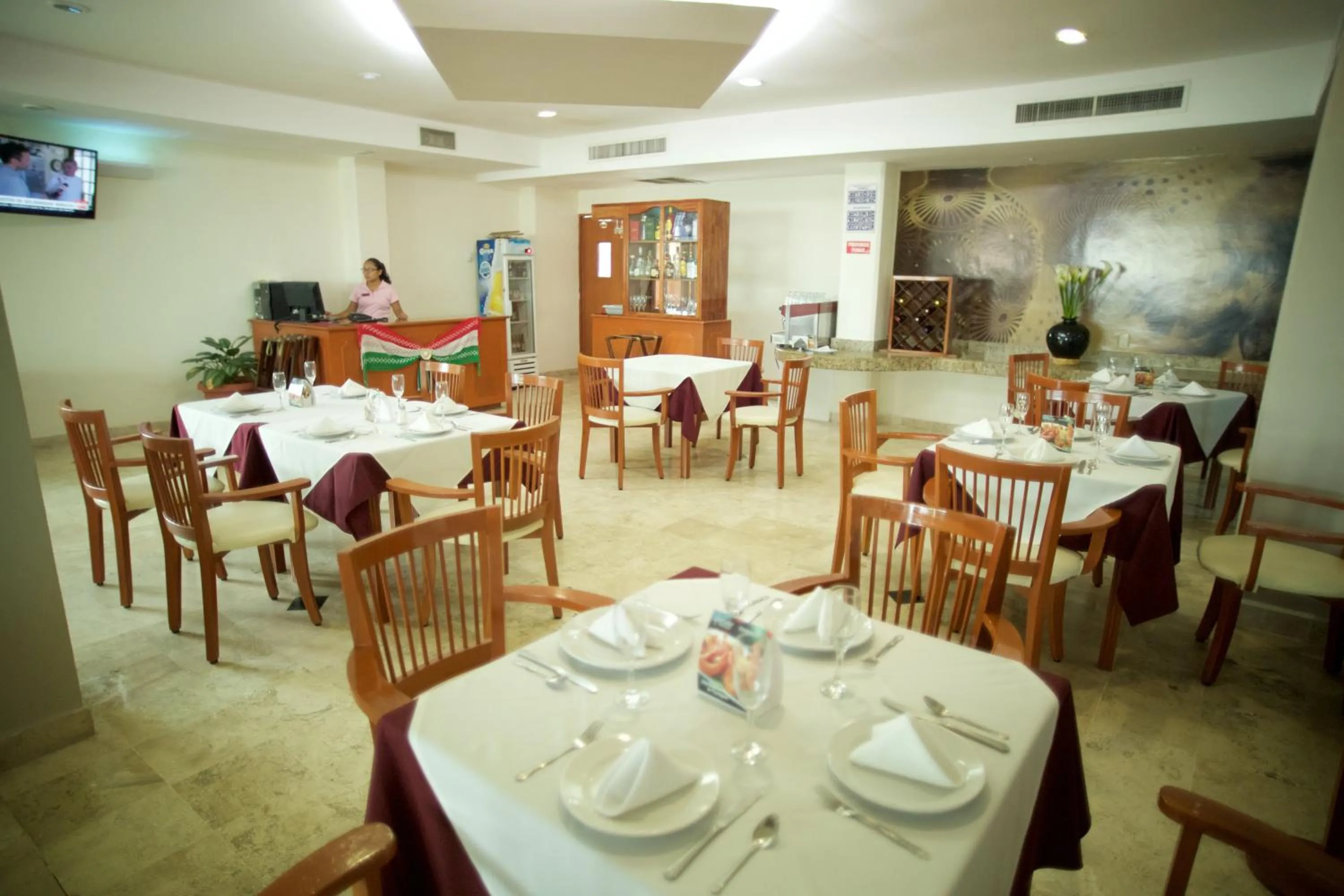 Restaurant/places to eat in Days Inn by Wyndham Tuxtepec