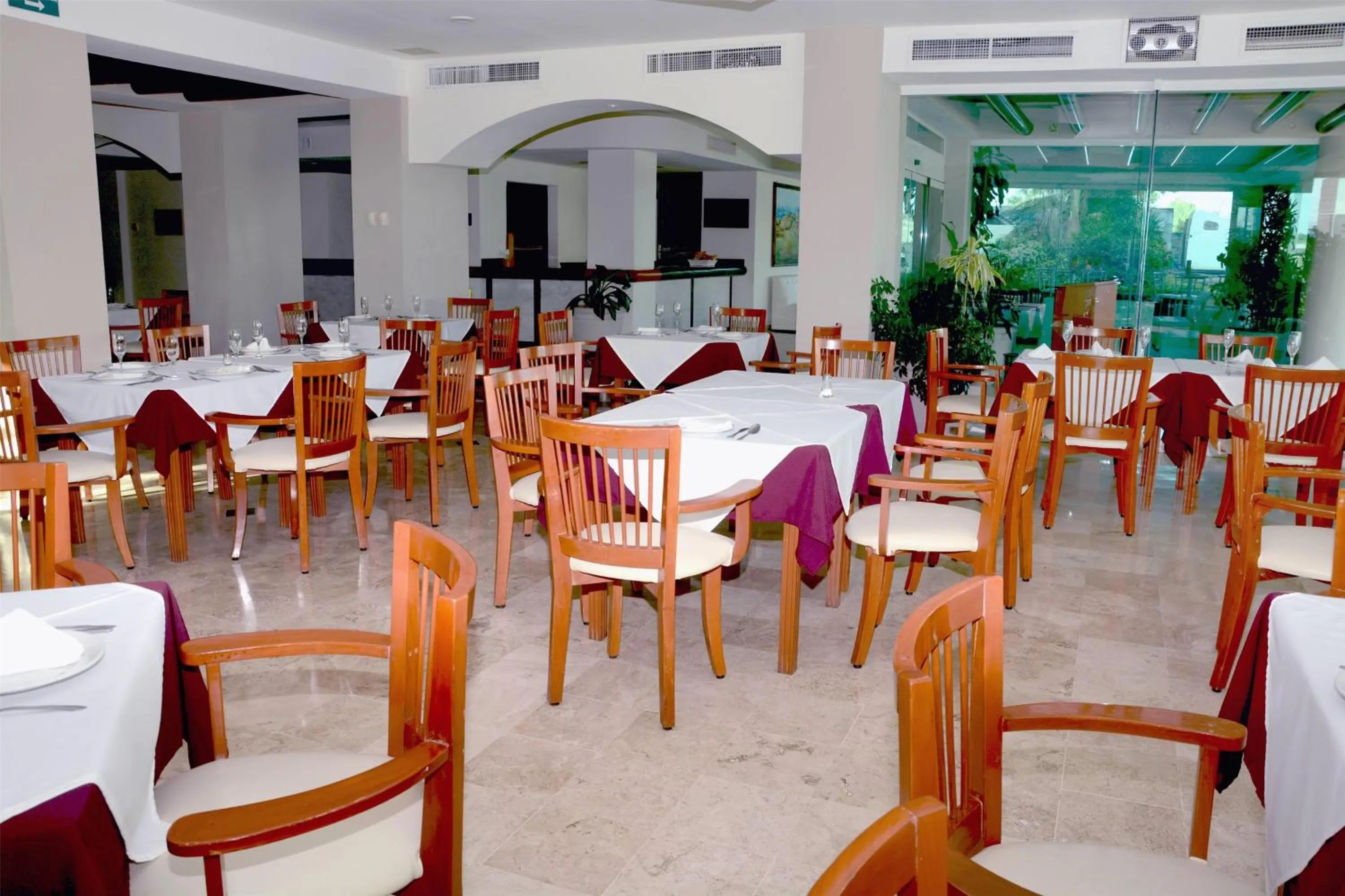 Restaurant/places to eat in Days Inn by Wyndham Tuxtepec