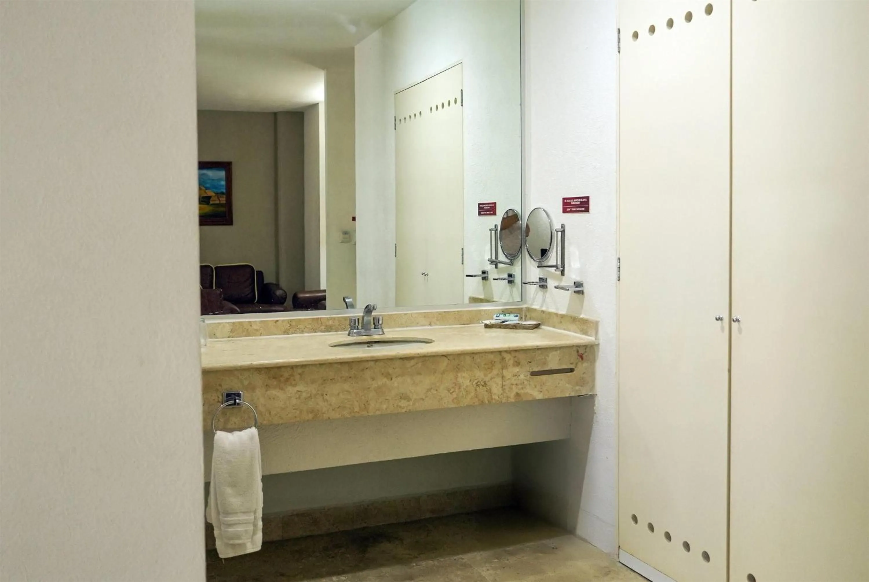 Bathroom in Days Inn by Wyndham Tuxtepec