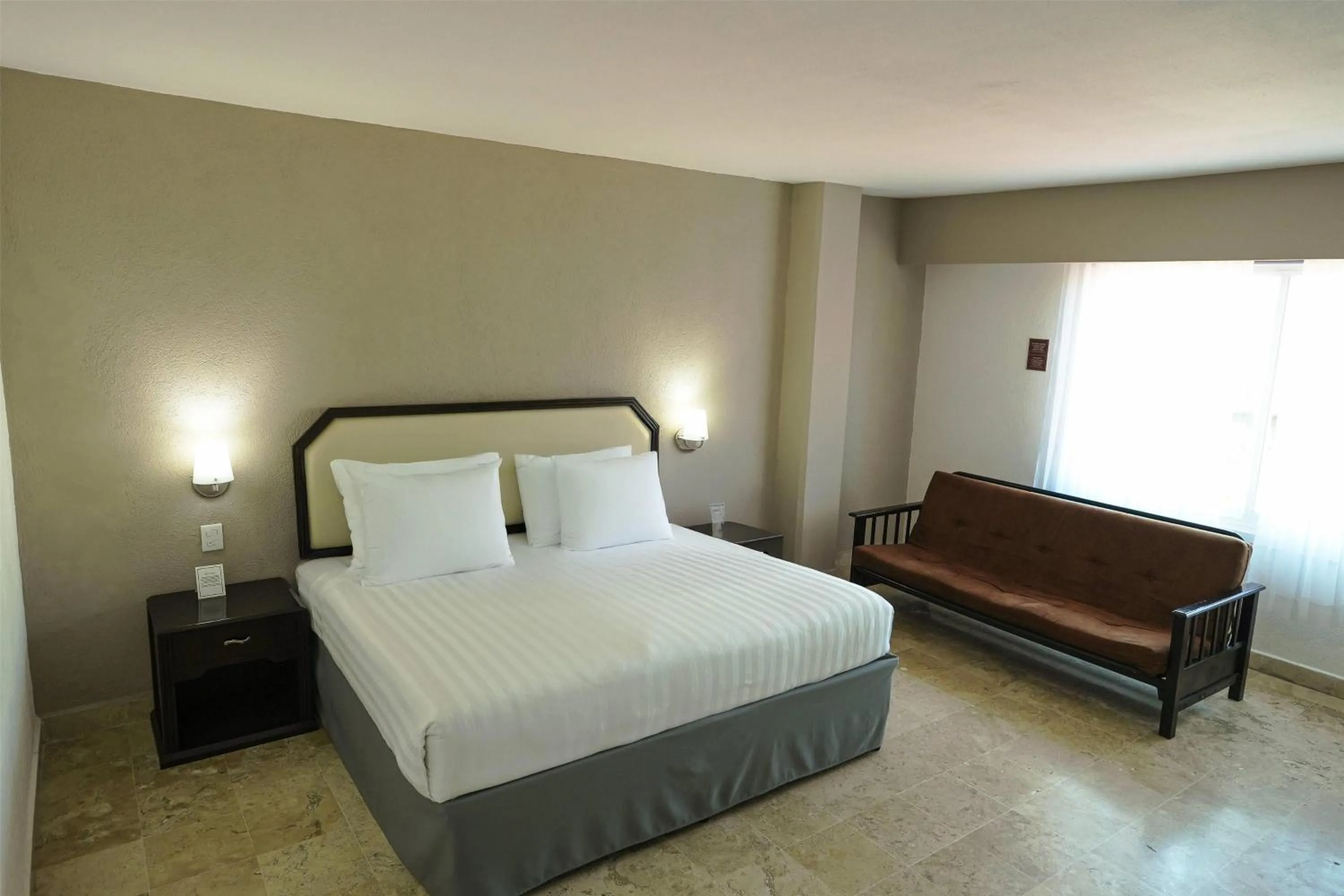 Photo of the whole room, Bed in Days Inn by Wyndham Tuxtepec