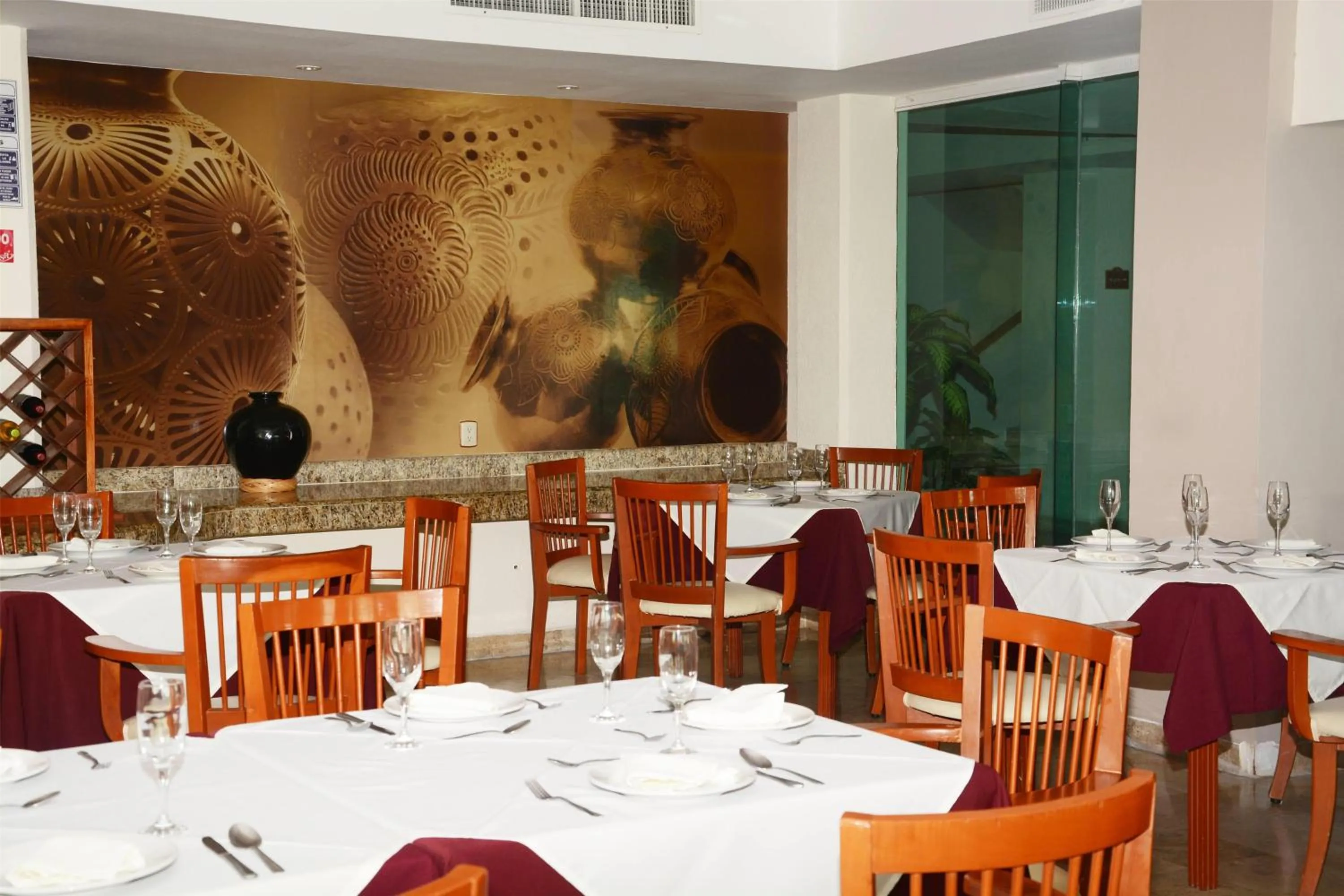 Restaurant/places to eat in Days Inn by Wyndham Tuxtepec
