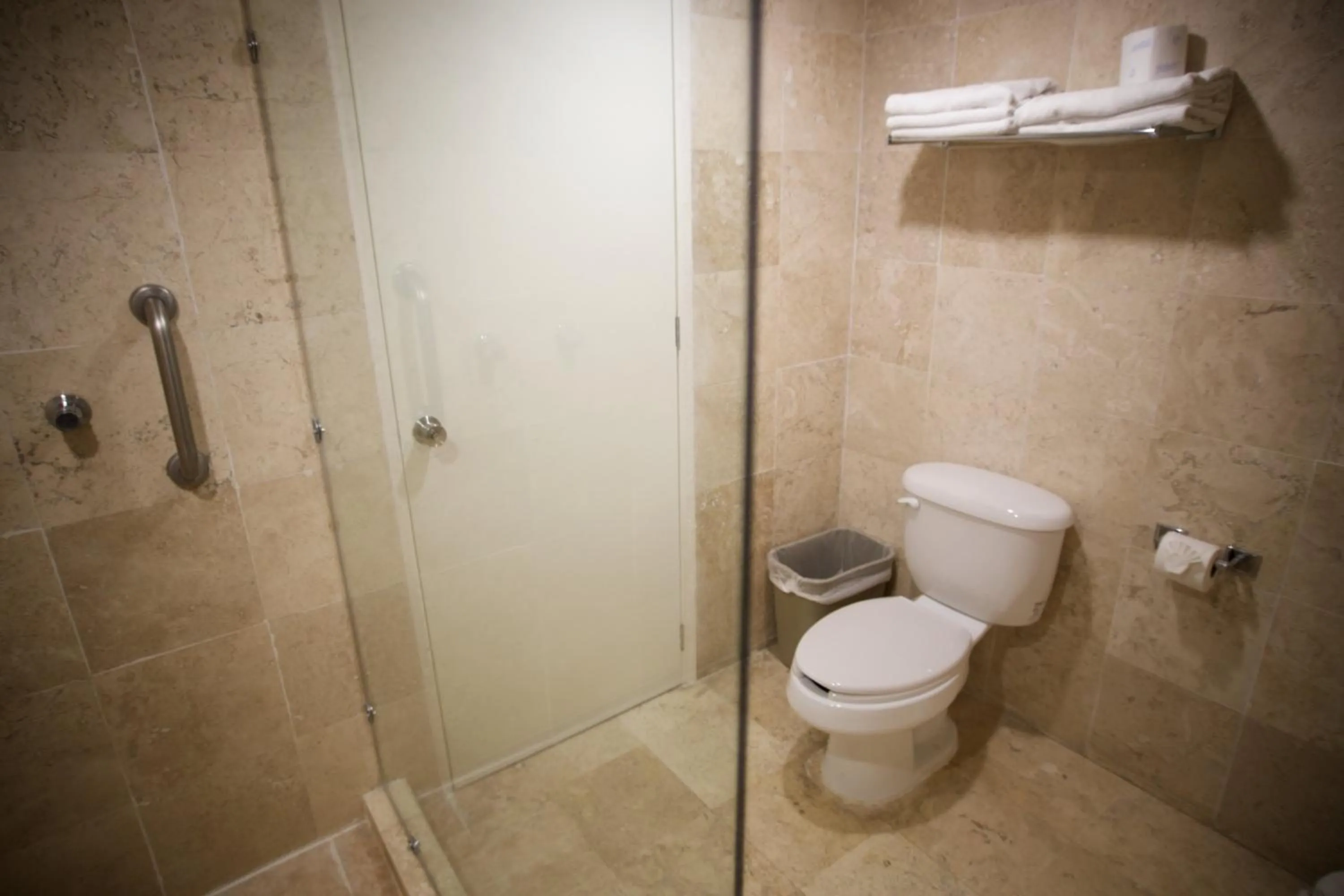 Bathroom in Days Inn by Wyndham Tuxtepec