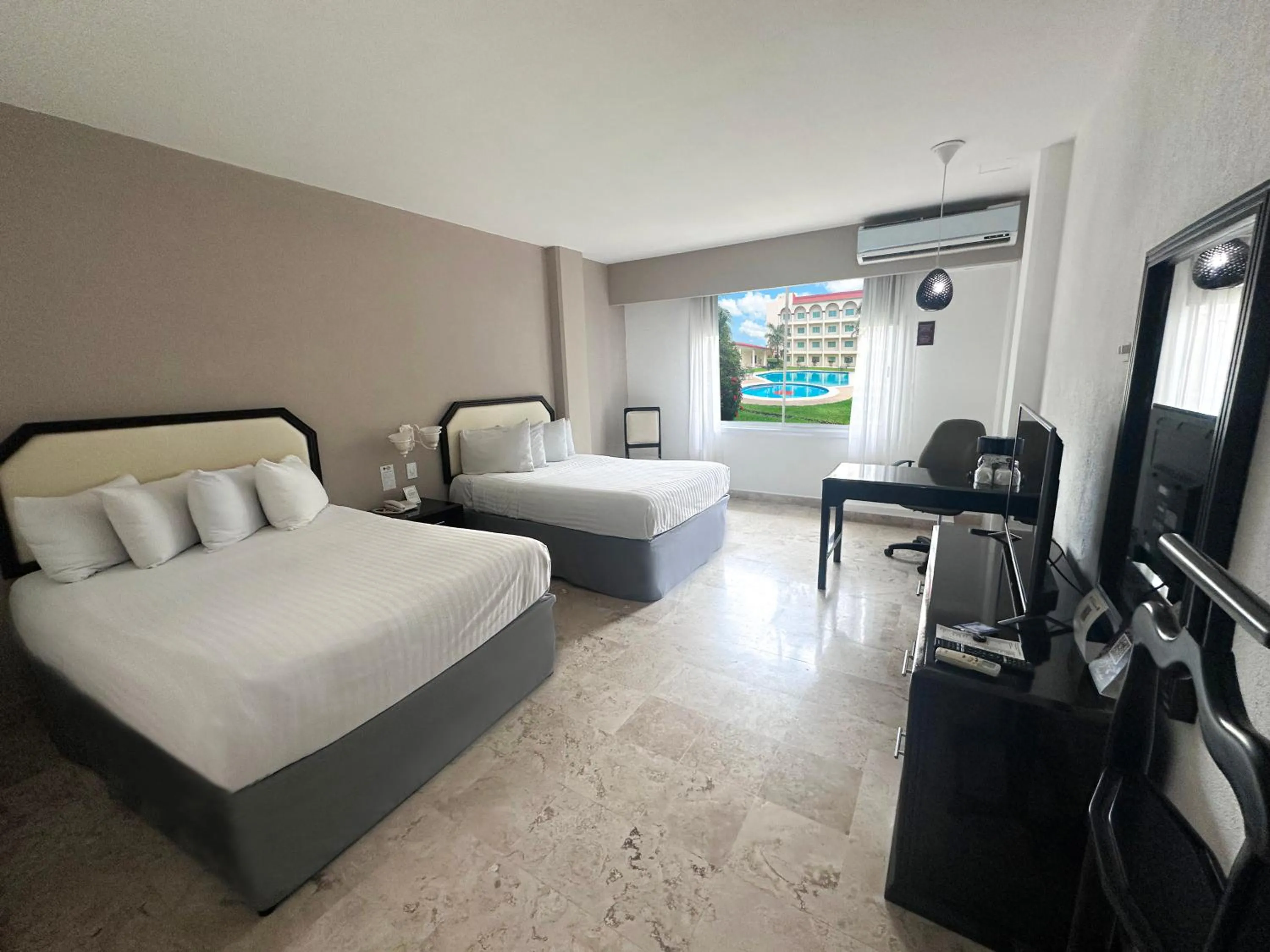 Bed in Days Inn by Wyndham Tuxtepec