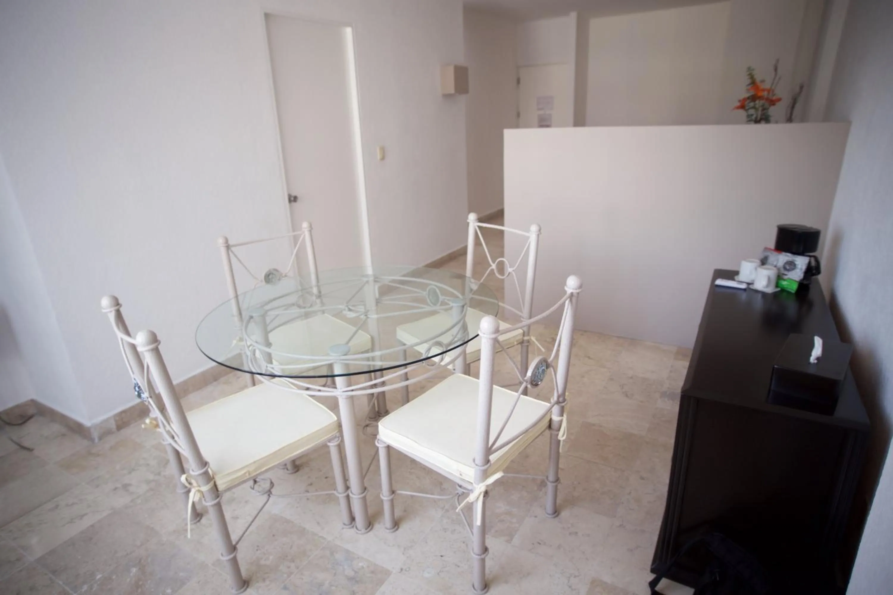 Dining area in Days Inn by Wyndham Tuxtepec